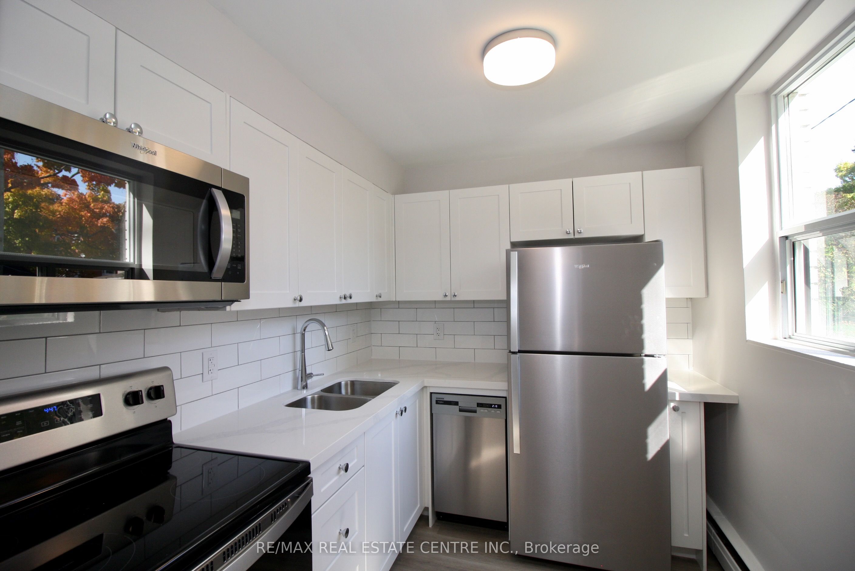 424 ARGYLE Street S #1