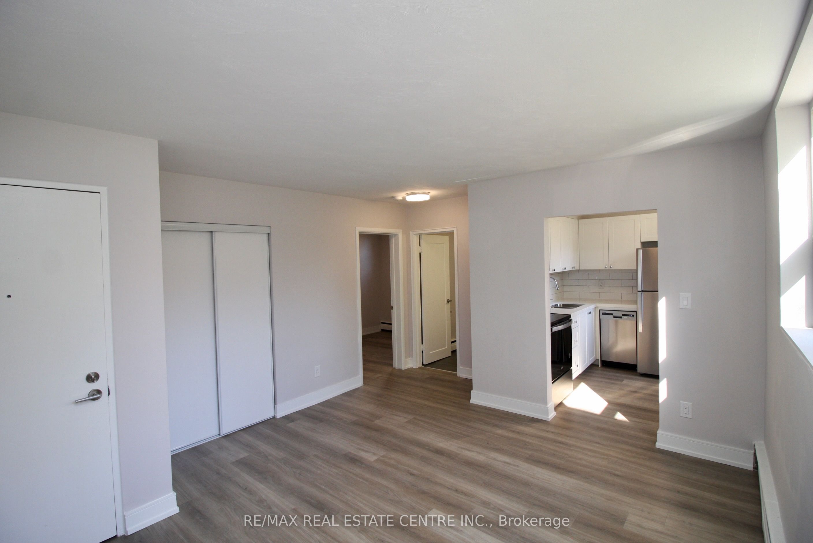 424 ARGYLE Street S #1