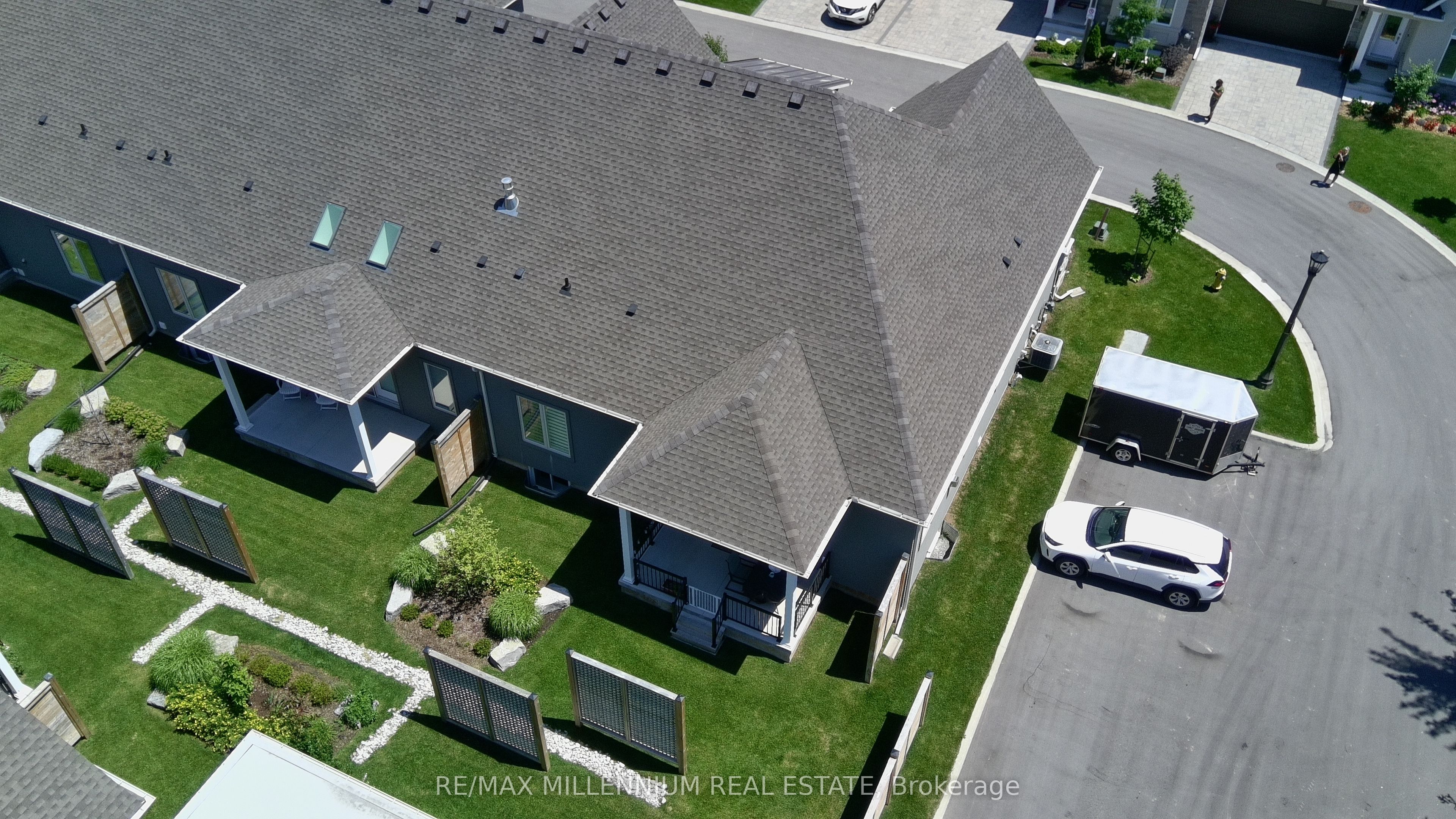 23 Sassafras Row, #18