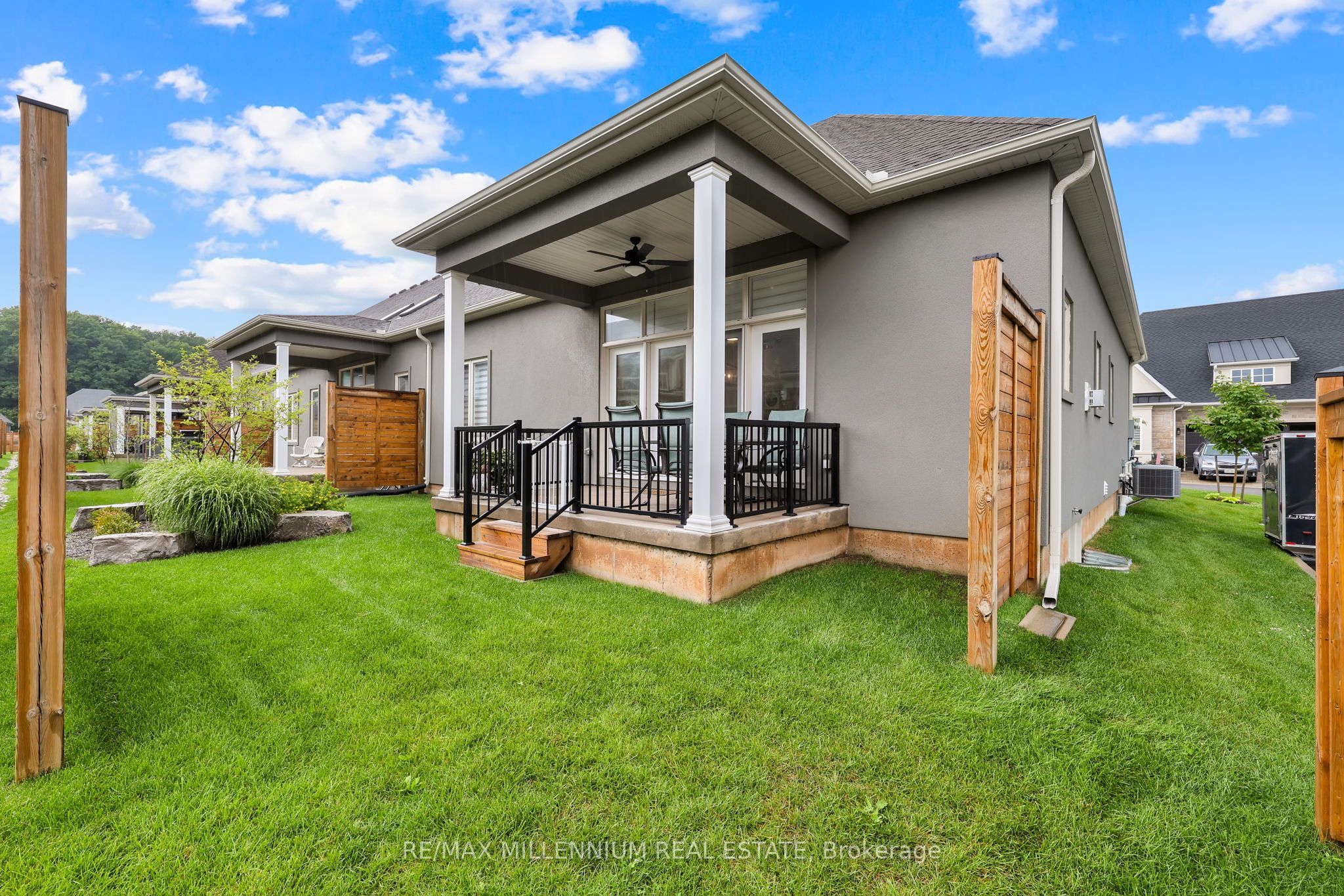 23 Sassafras Row, #18