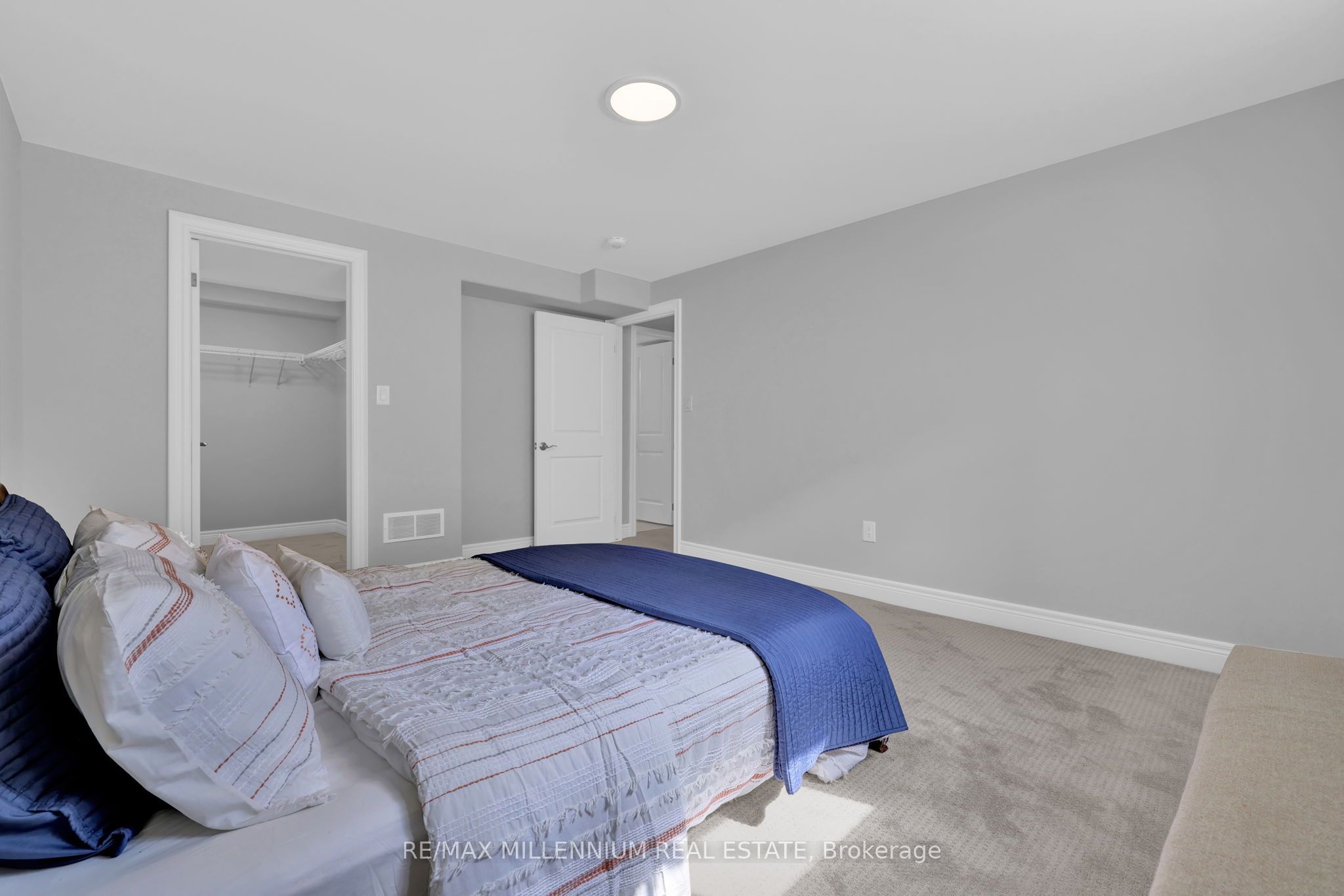 23 Sassafras Row, #18