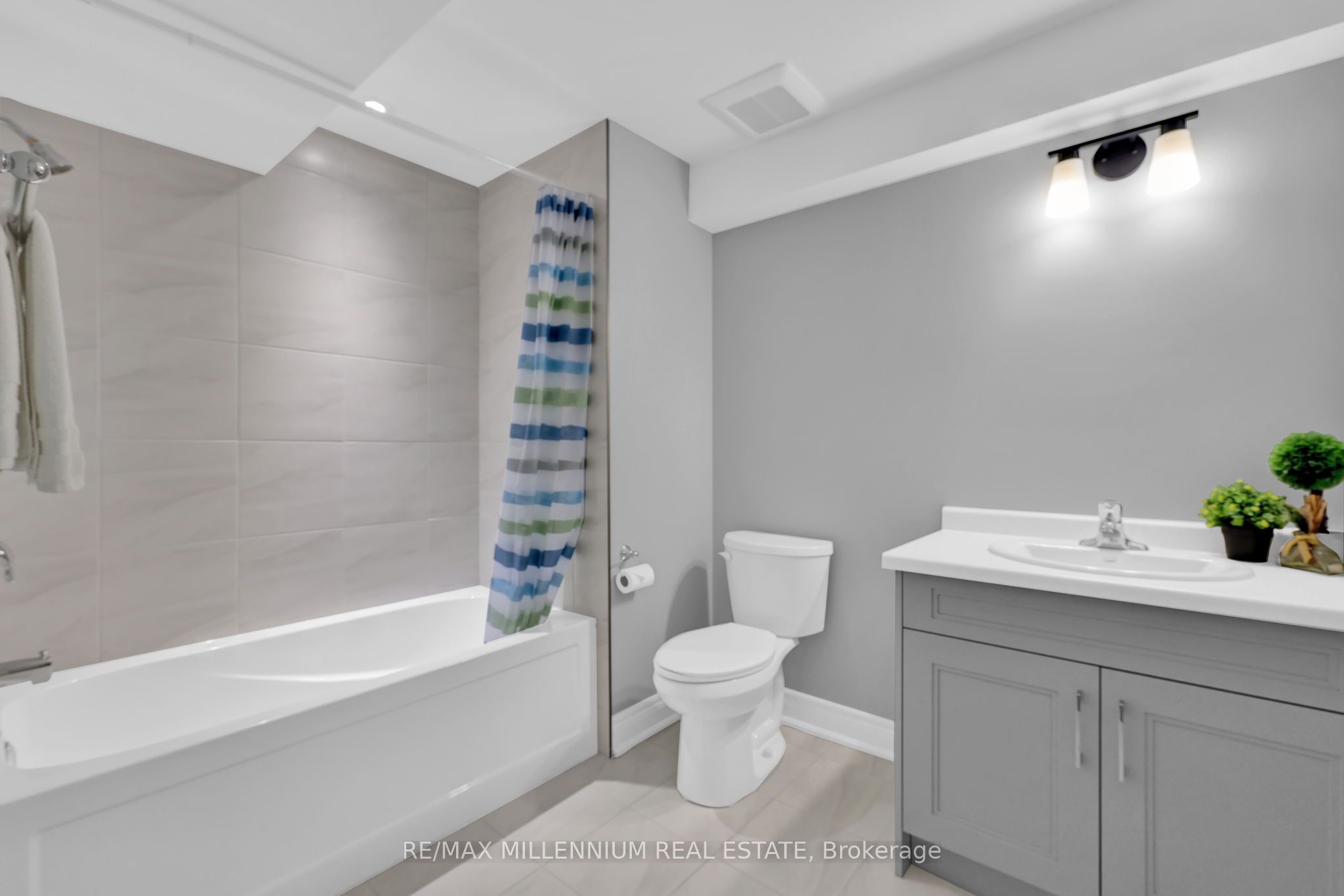 23 Sassafras Row, #18