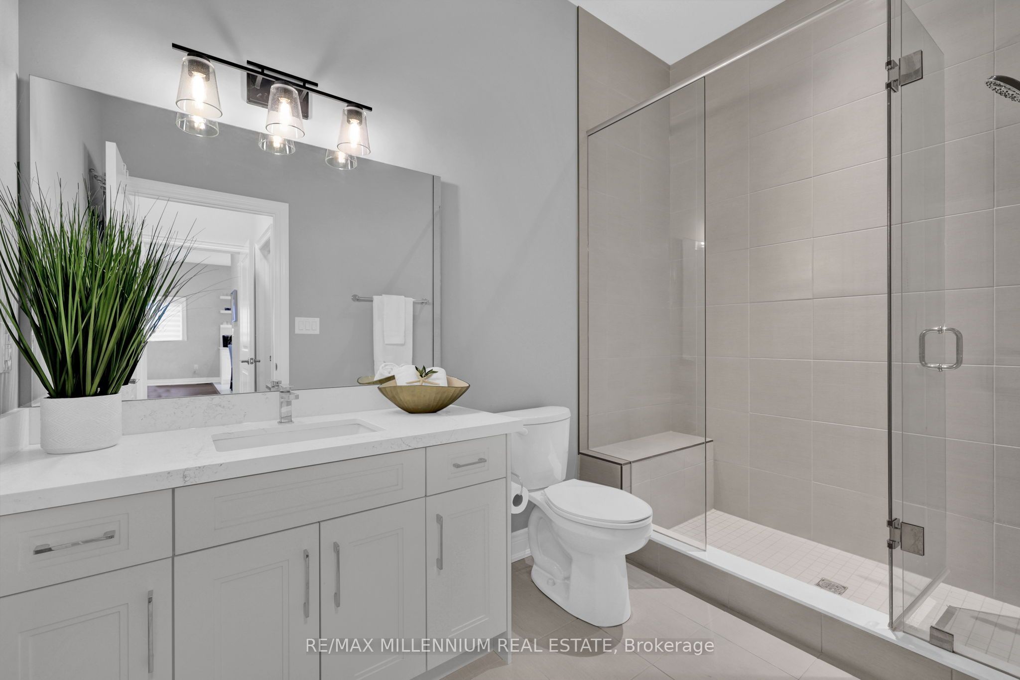 23 Sassafras Row, #18