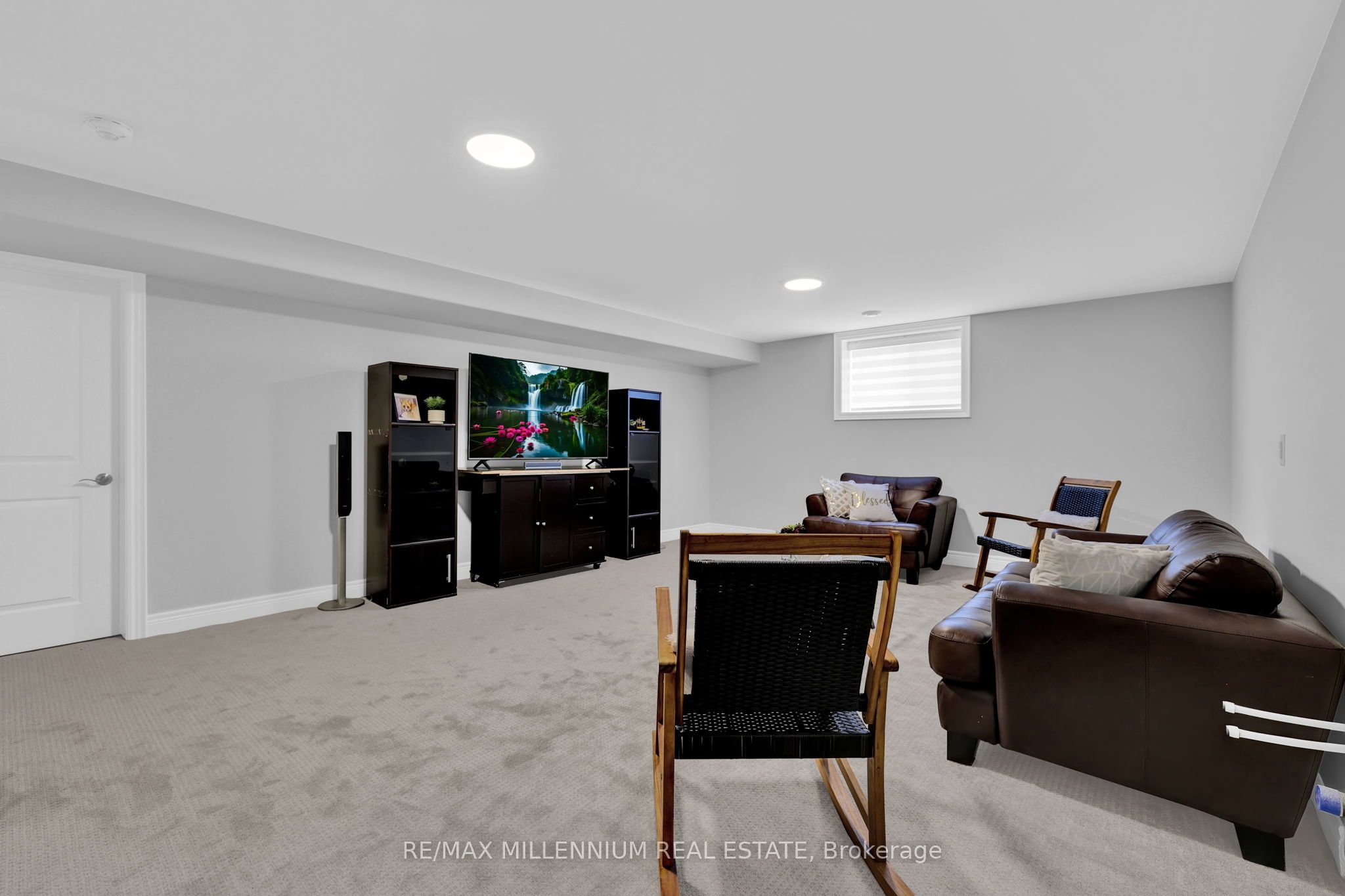 23 Sassafras Row, #18