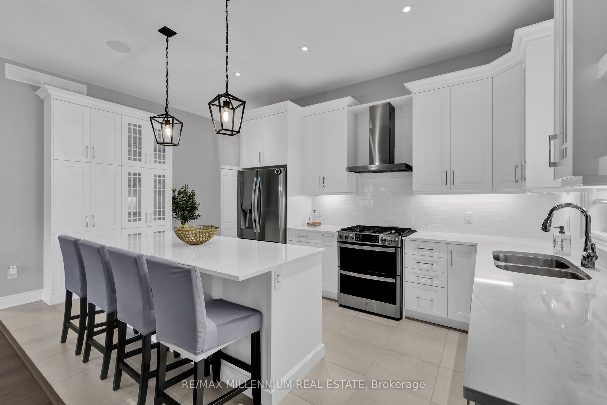 23 Sassafras Row, #18