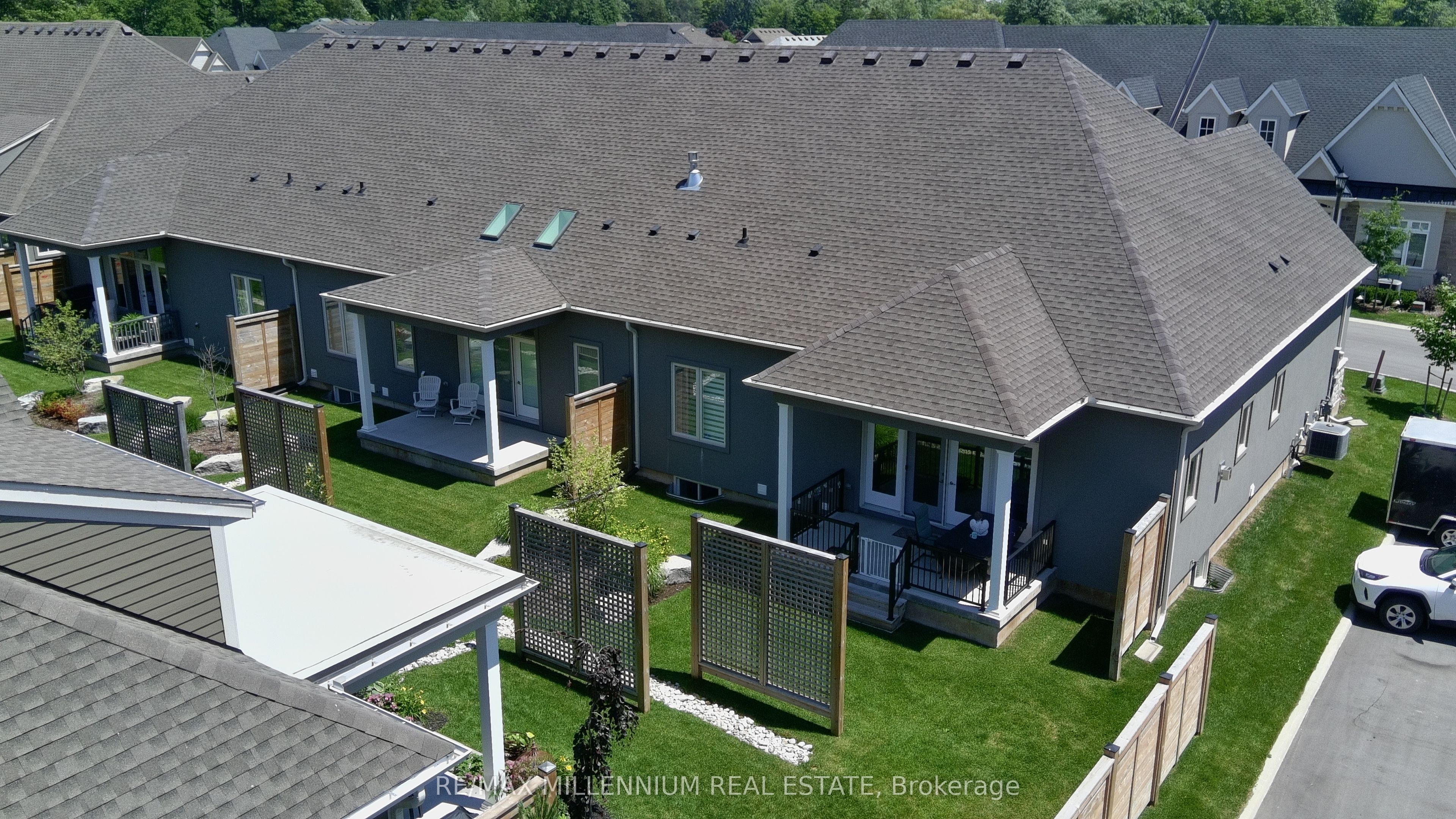 23 Sassafras Row, #18