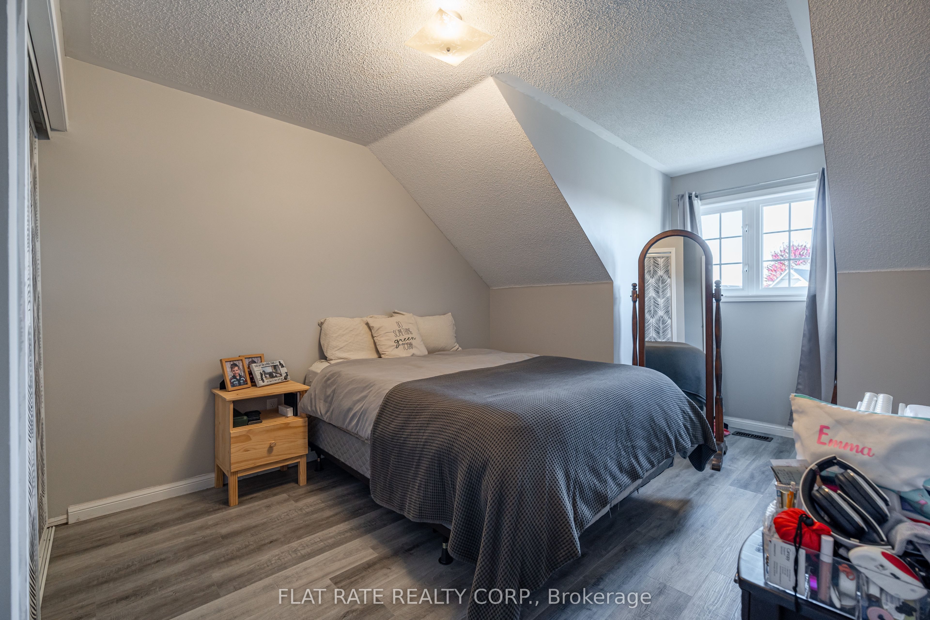 781 Tully Crescent