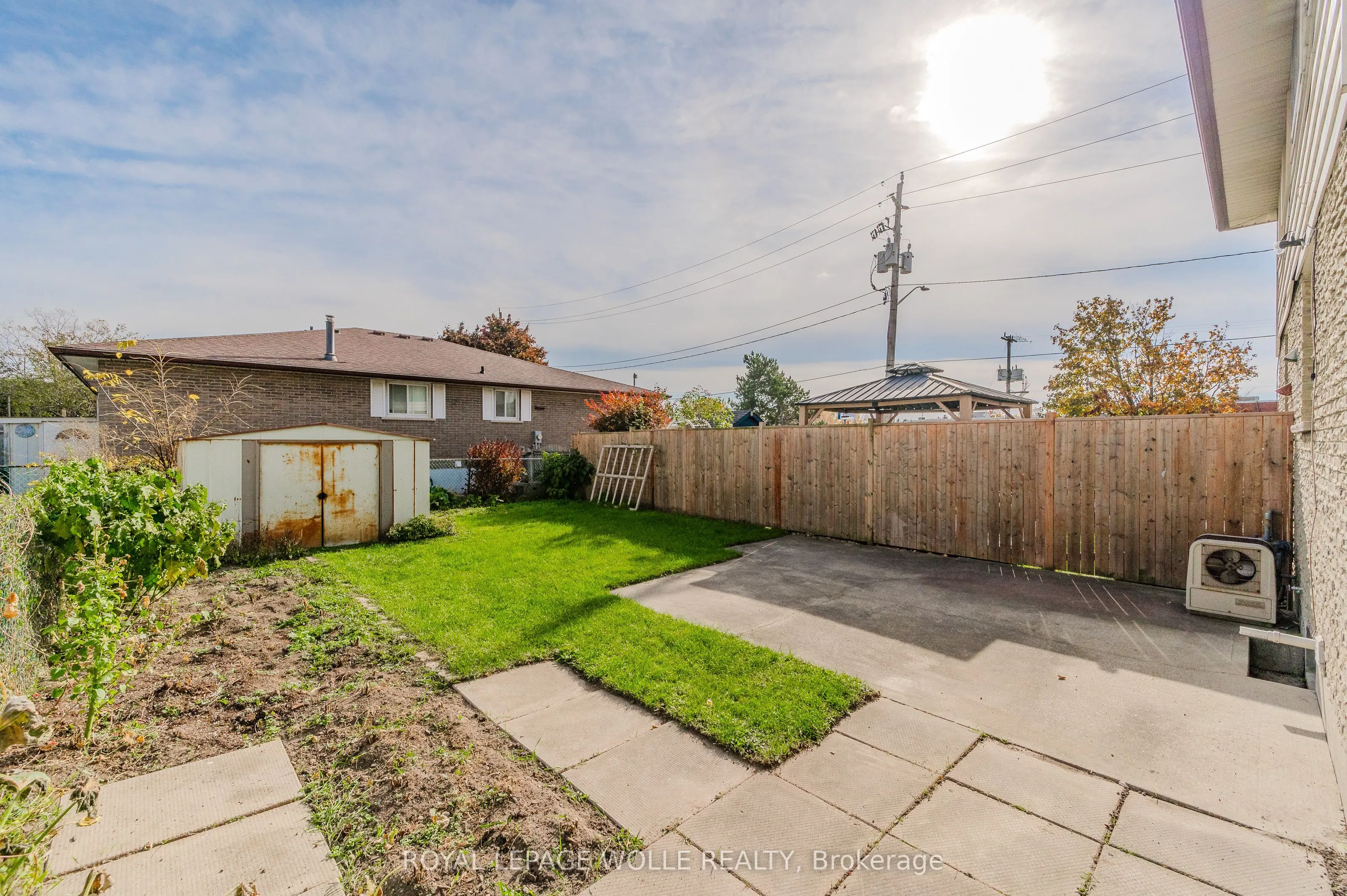 24 Clarke Street N