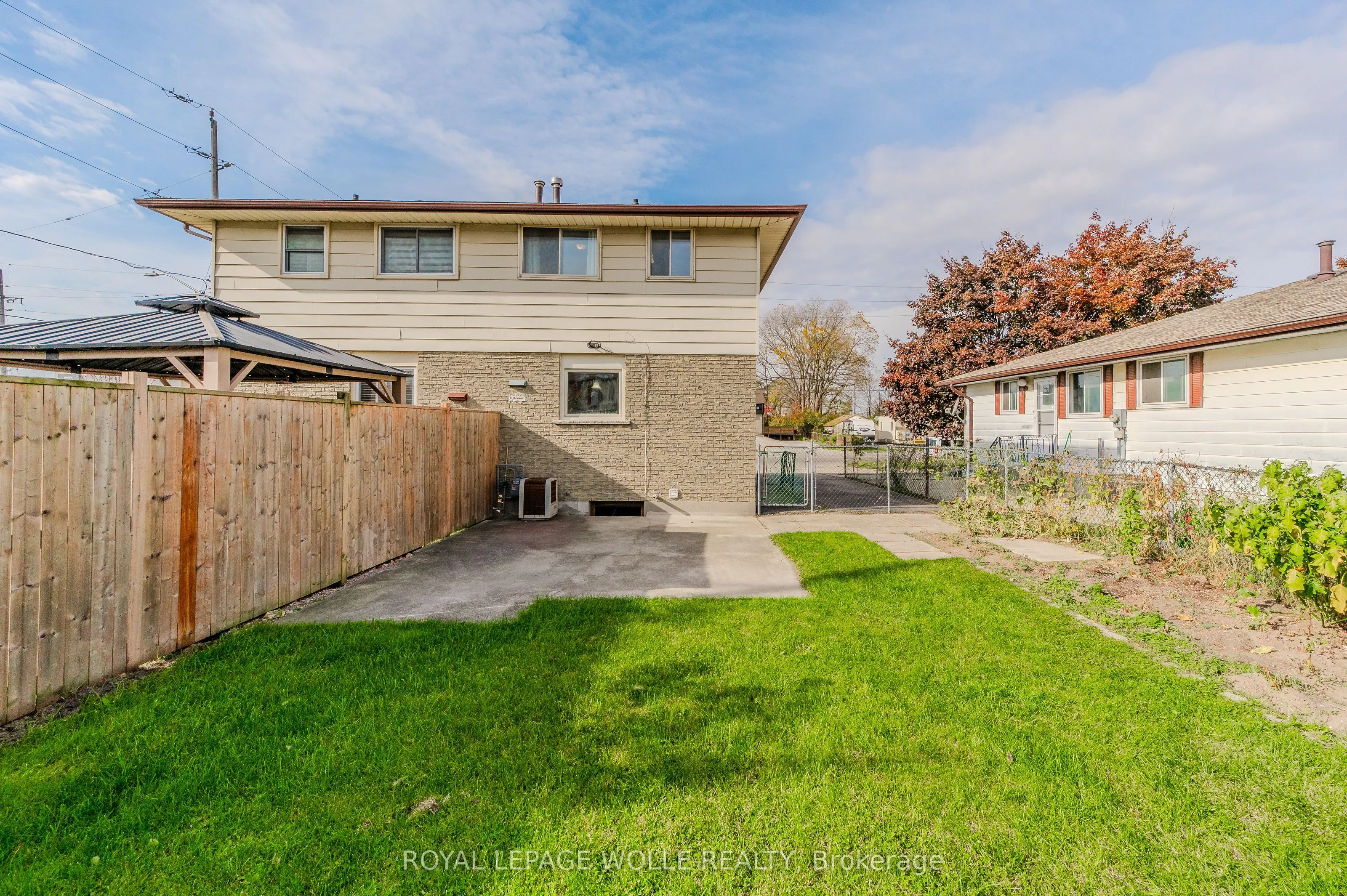 24 Clarke Street N