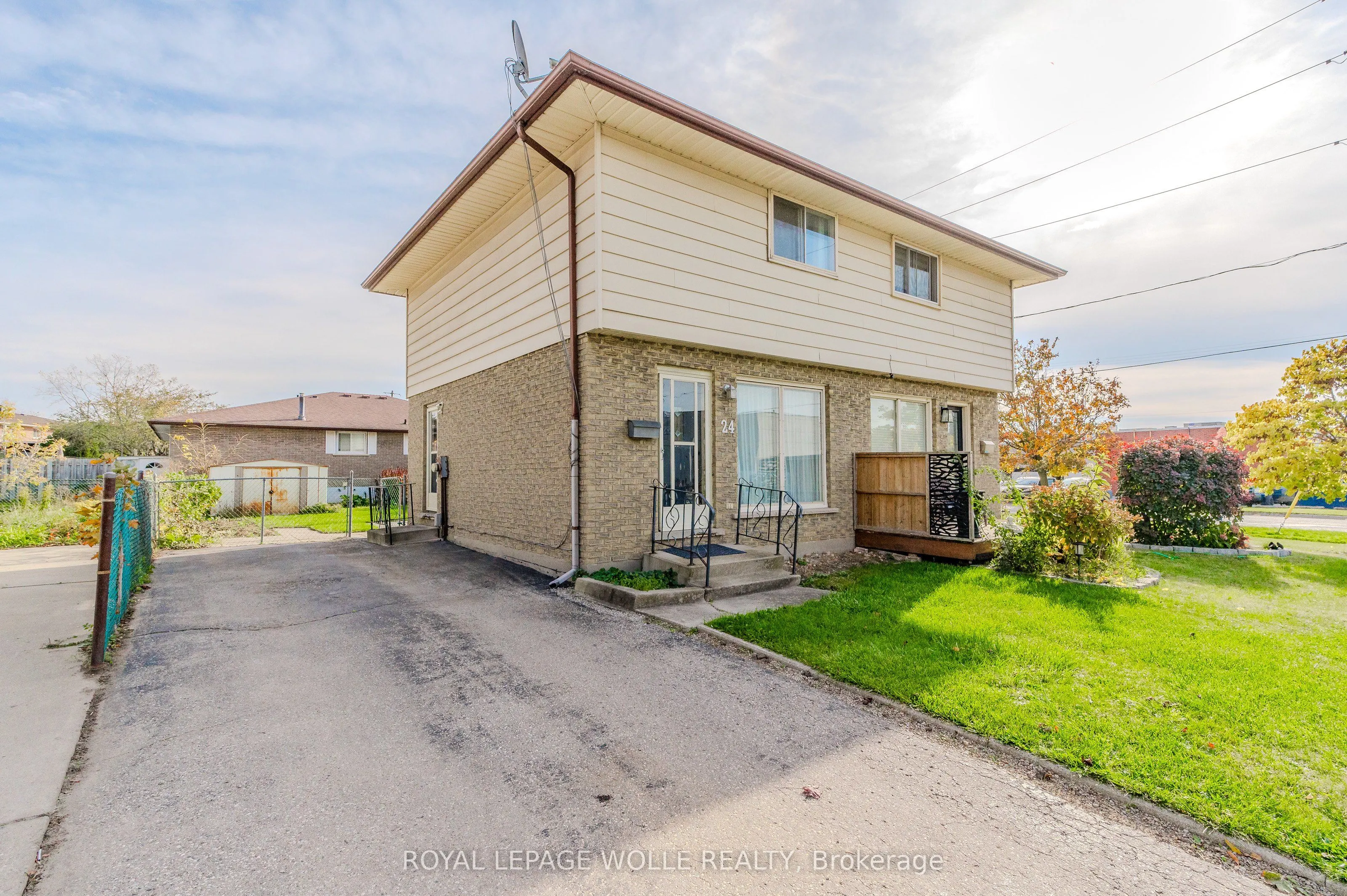 24 Clarke Street N