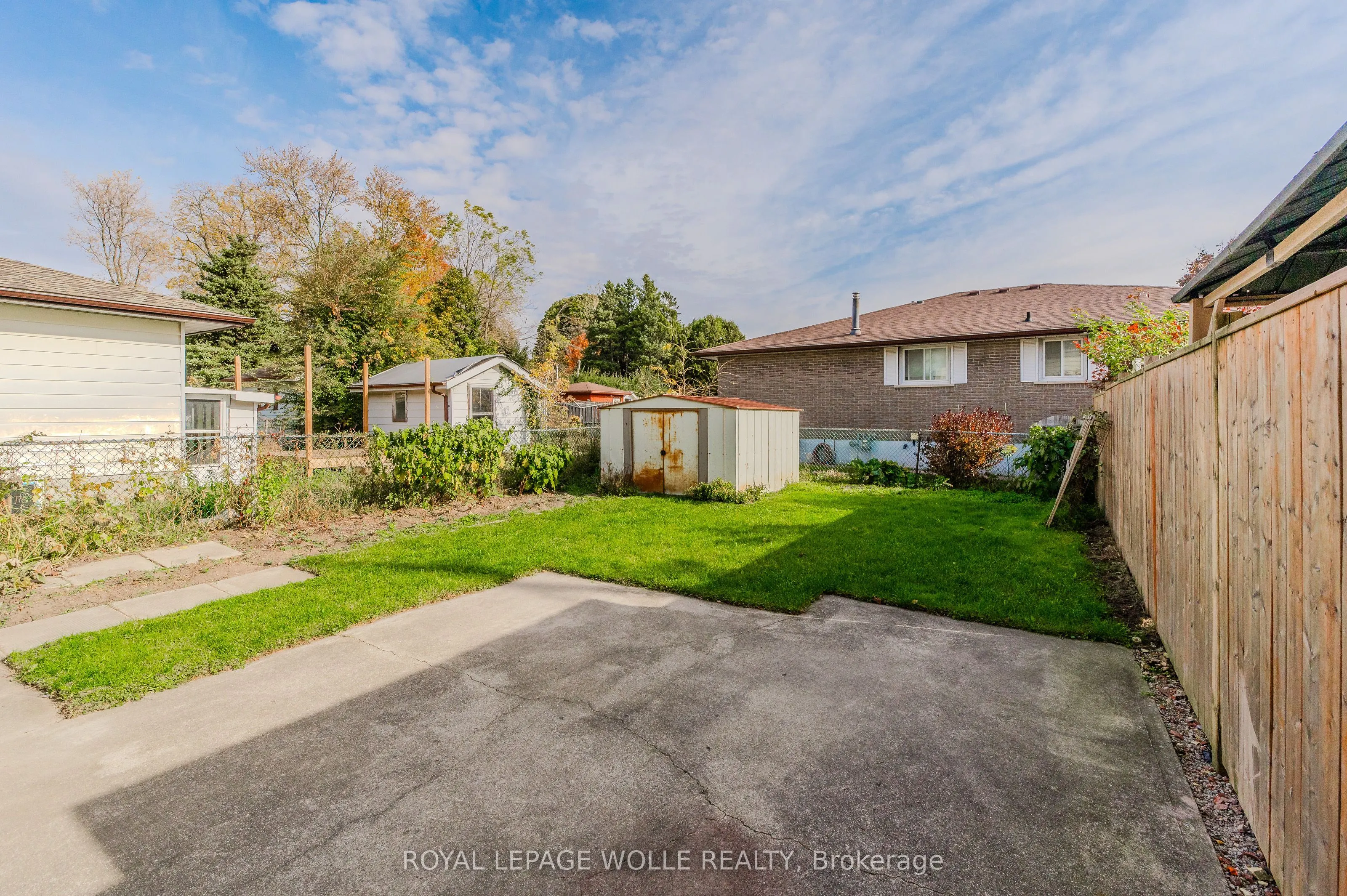 24 Clarke Street N