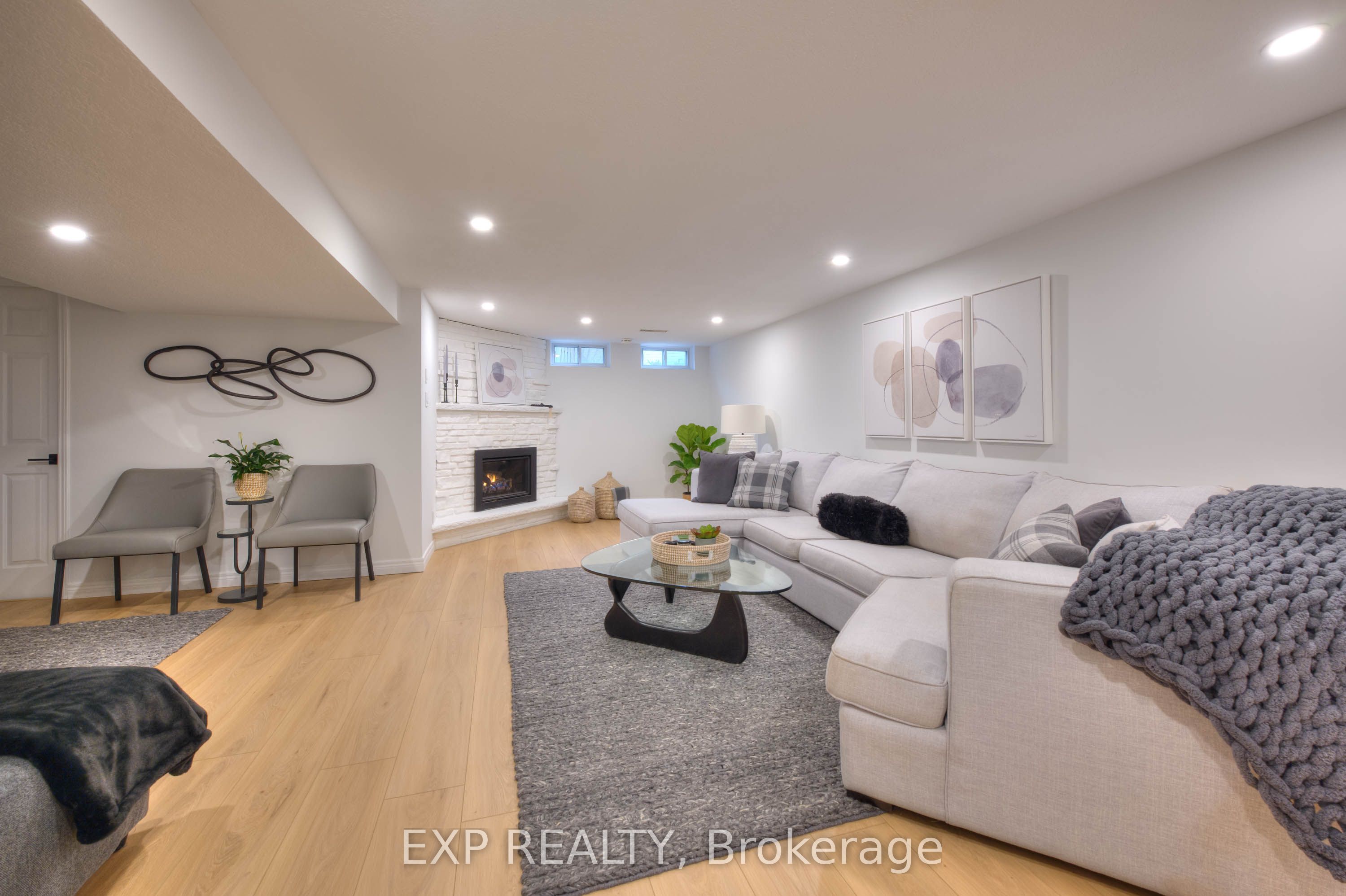 119 Charlotte Place