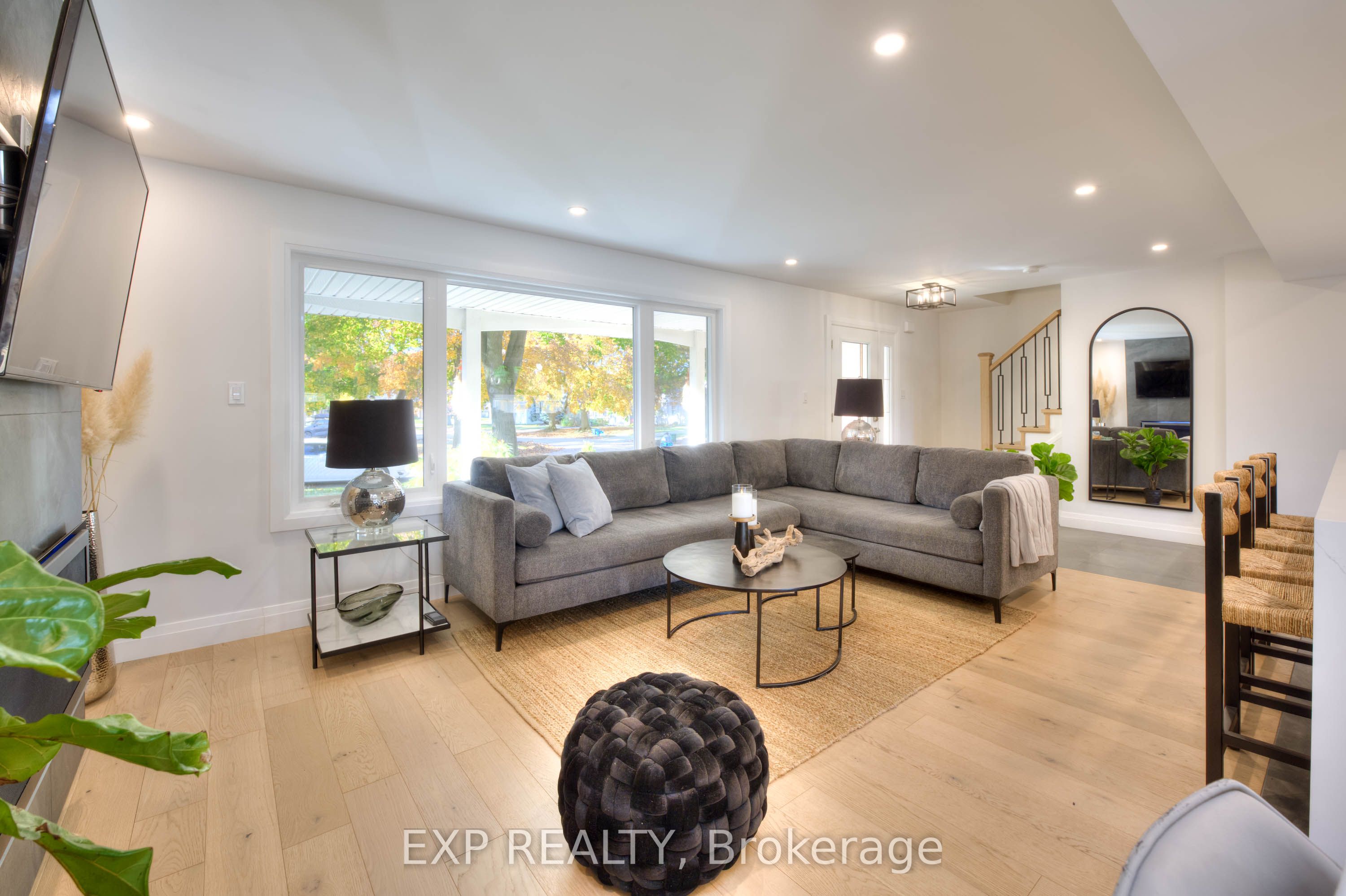119 Charlotte Place