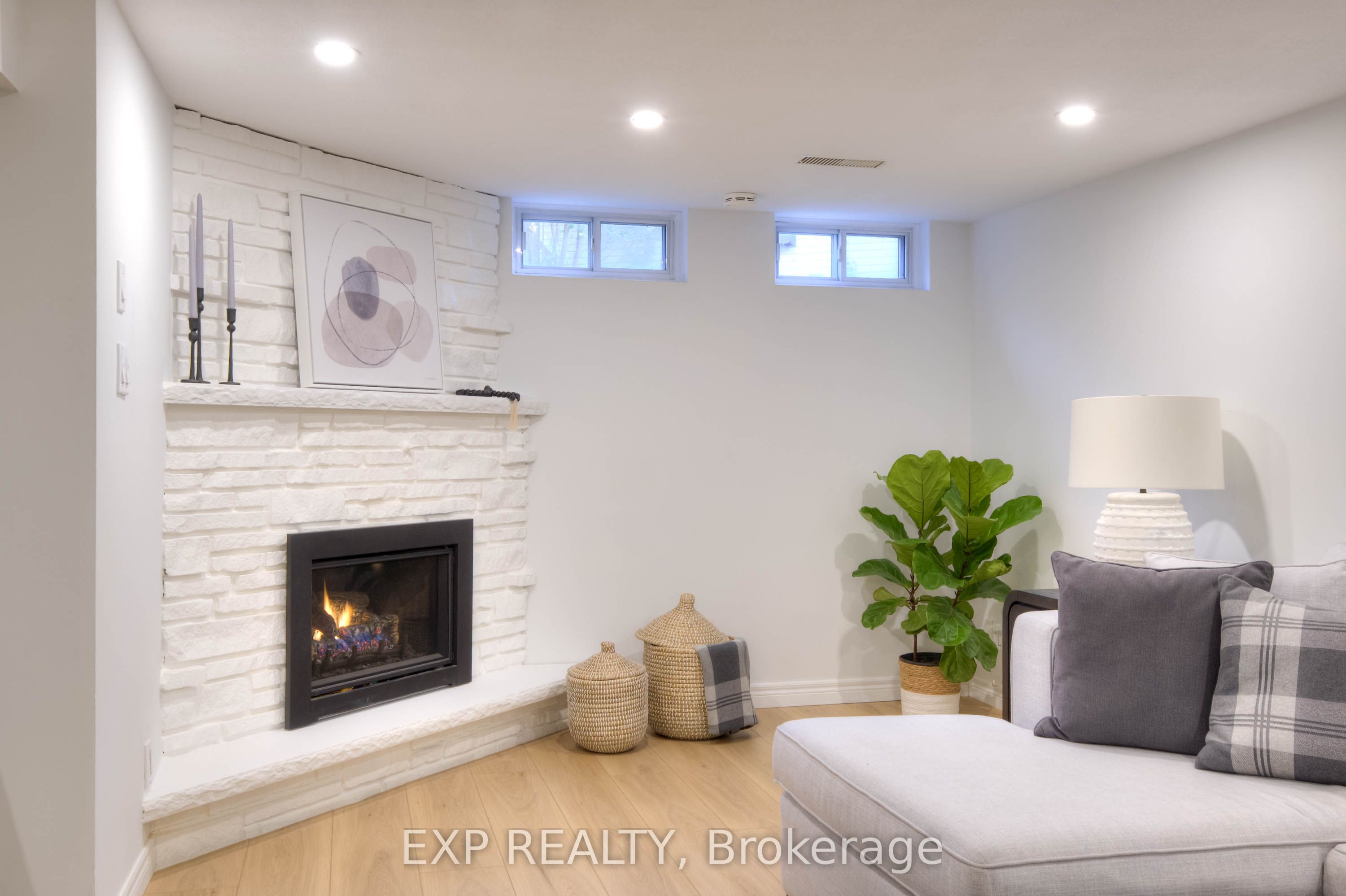 119 Charlotte Place