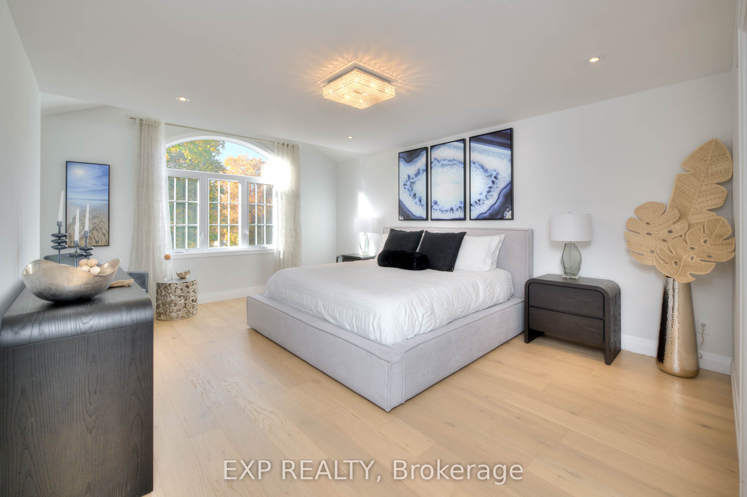 119 Charlotte Place