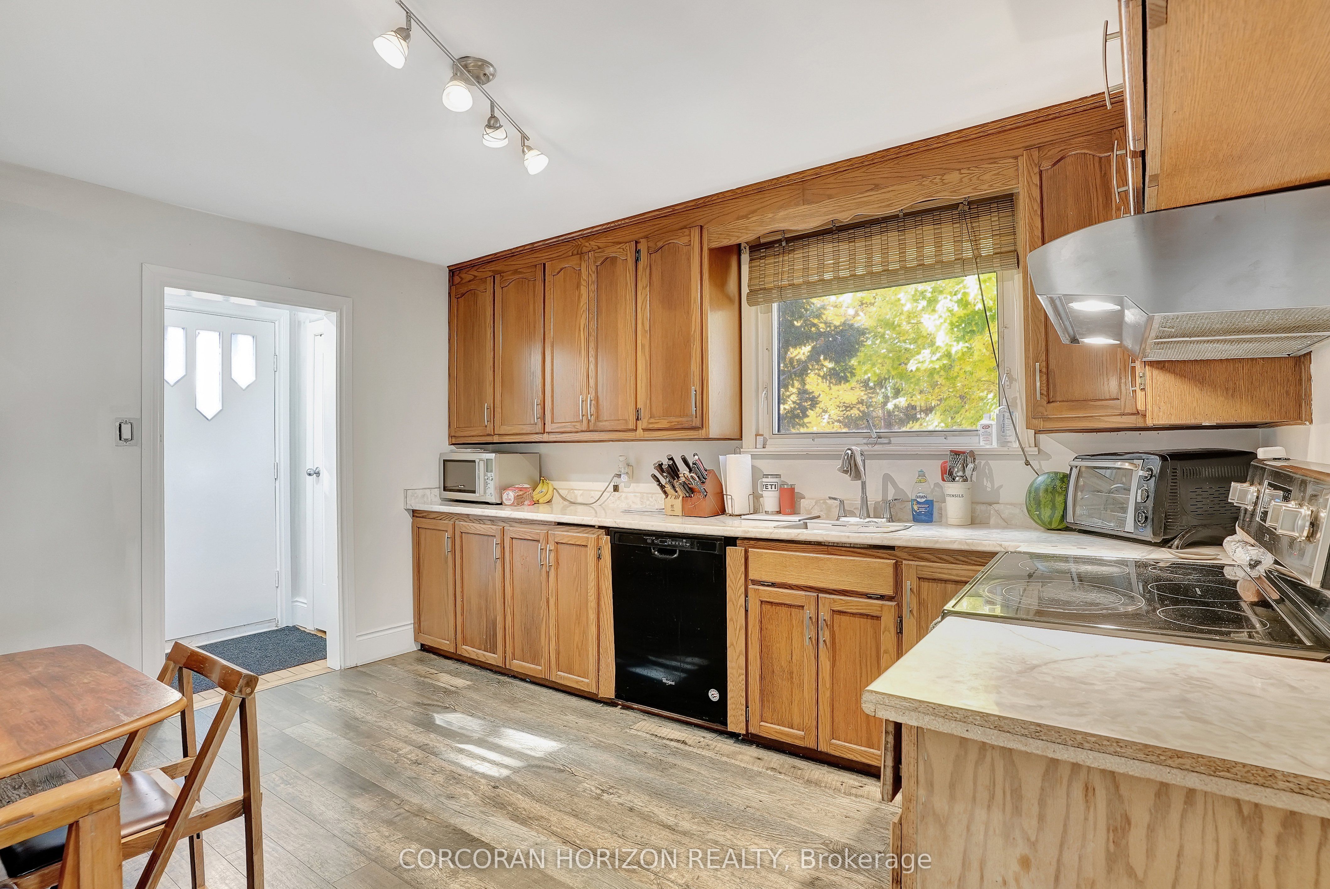 867 Jerseyville Road W