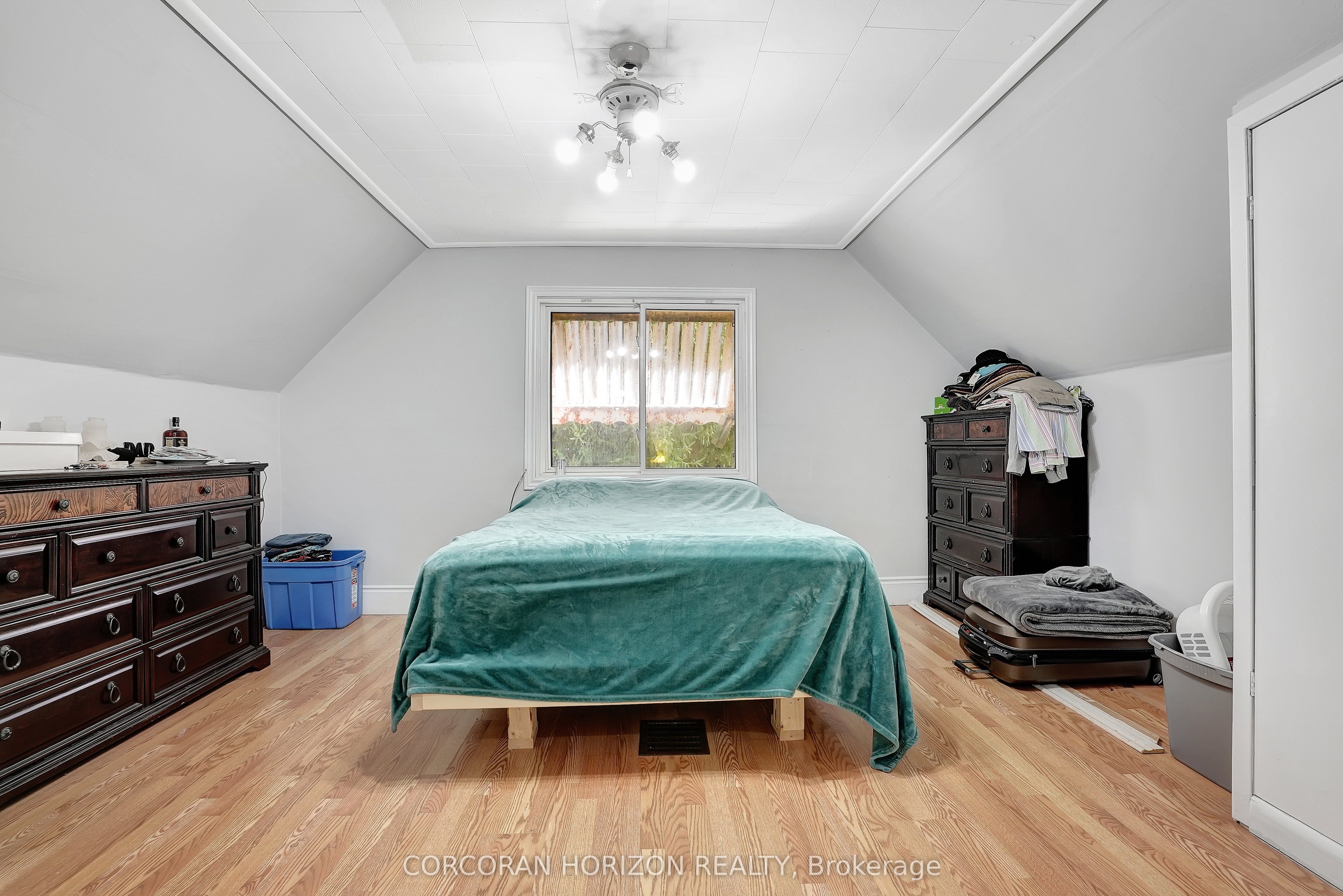 867 Jerseyville Road W