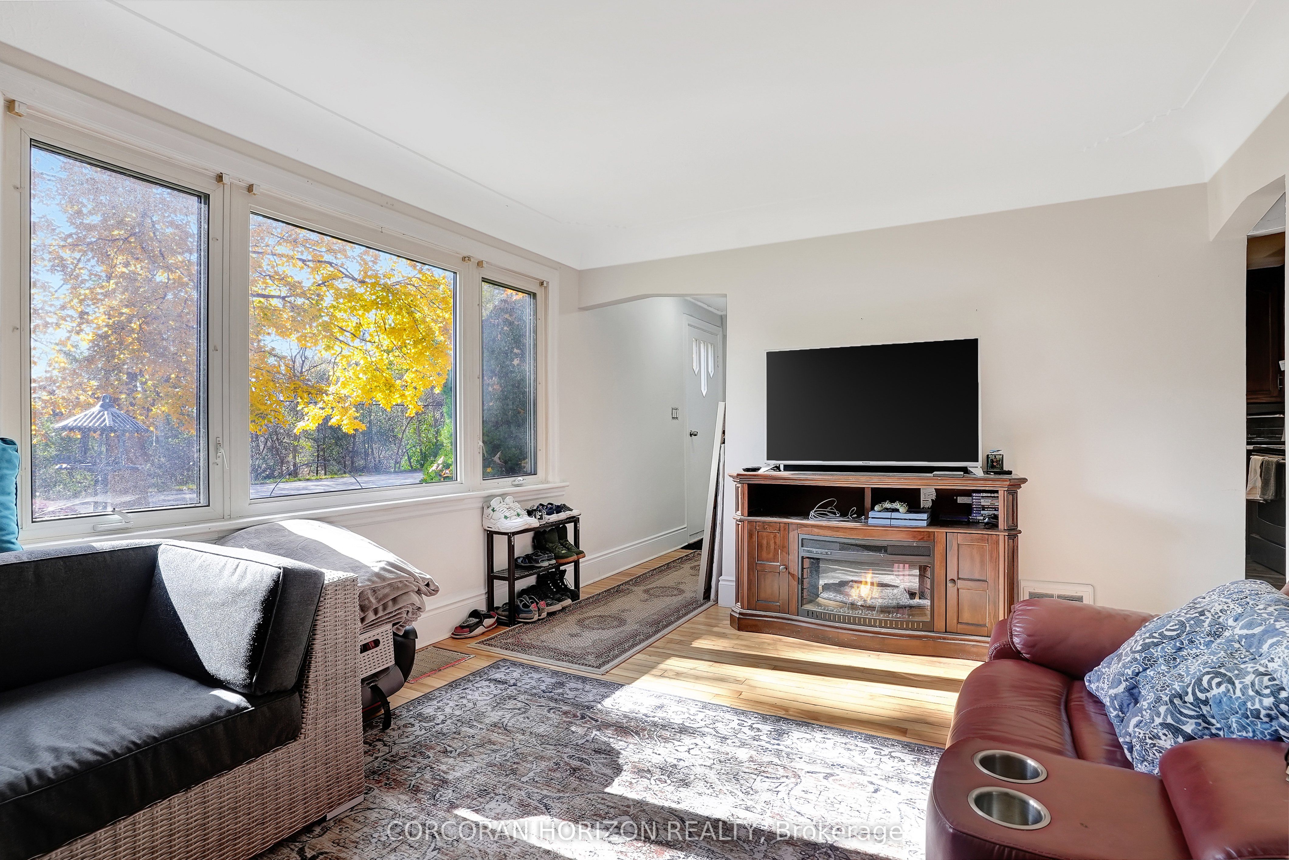 867 Jerseyville Road W
