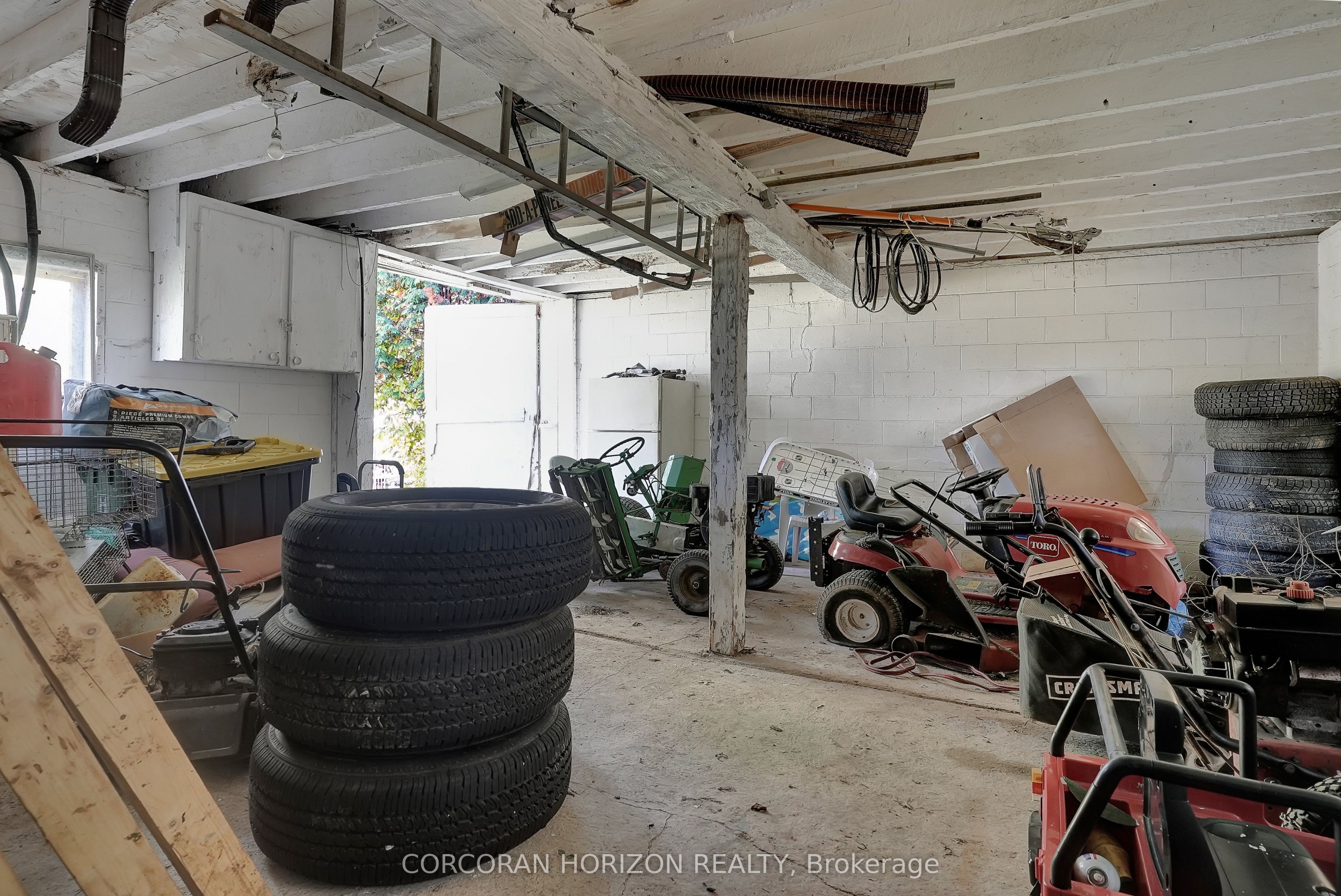 867 Jerseyville Road W