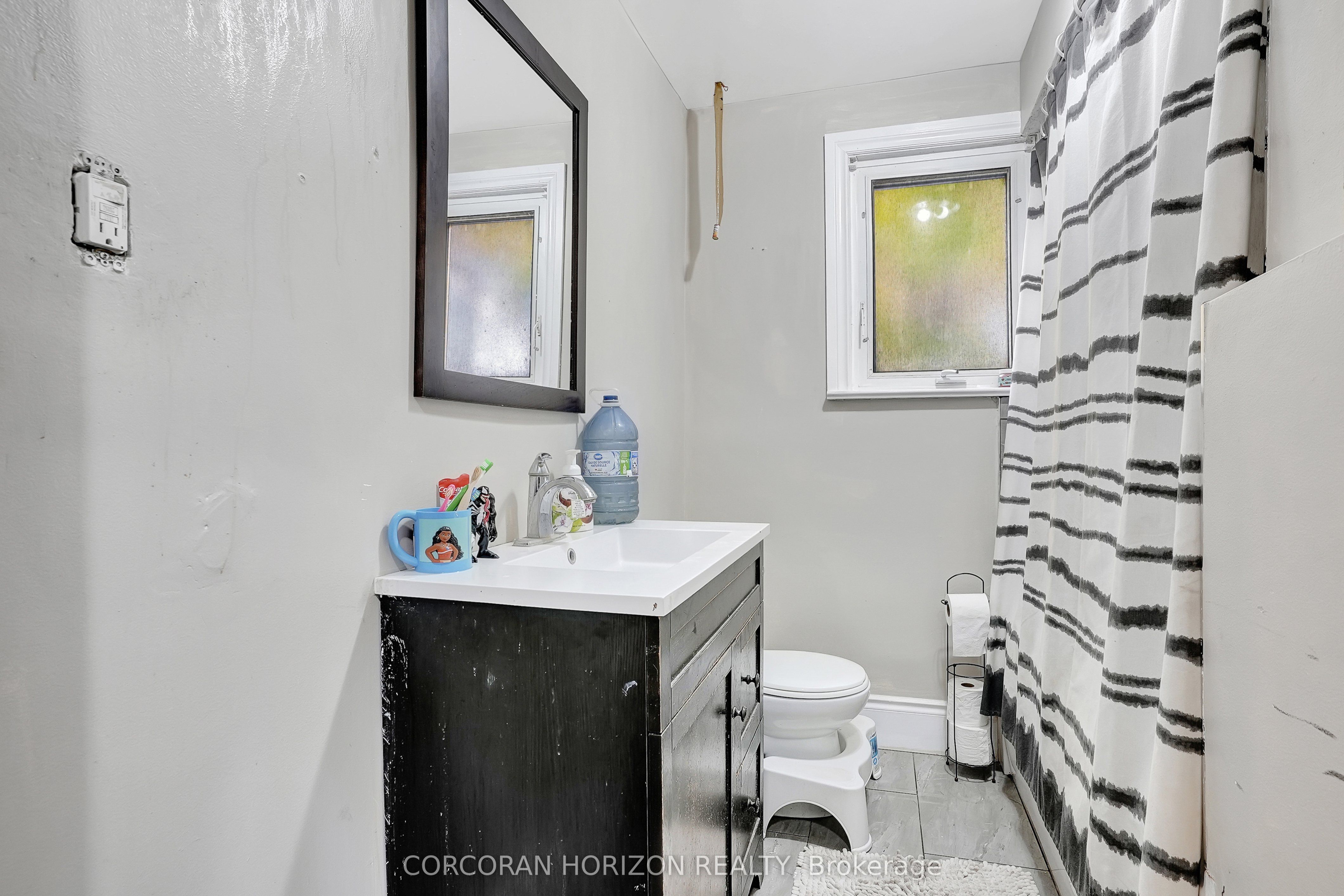 867 Jerseyville Road W