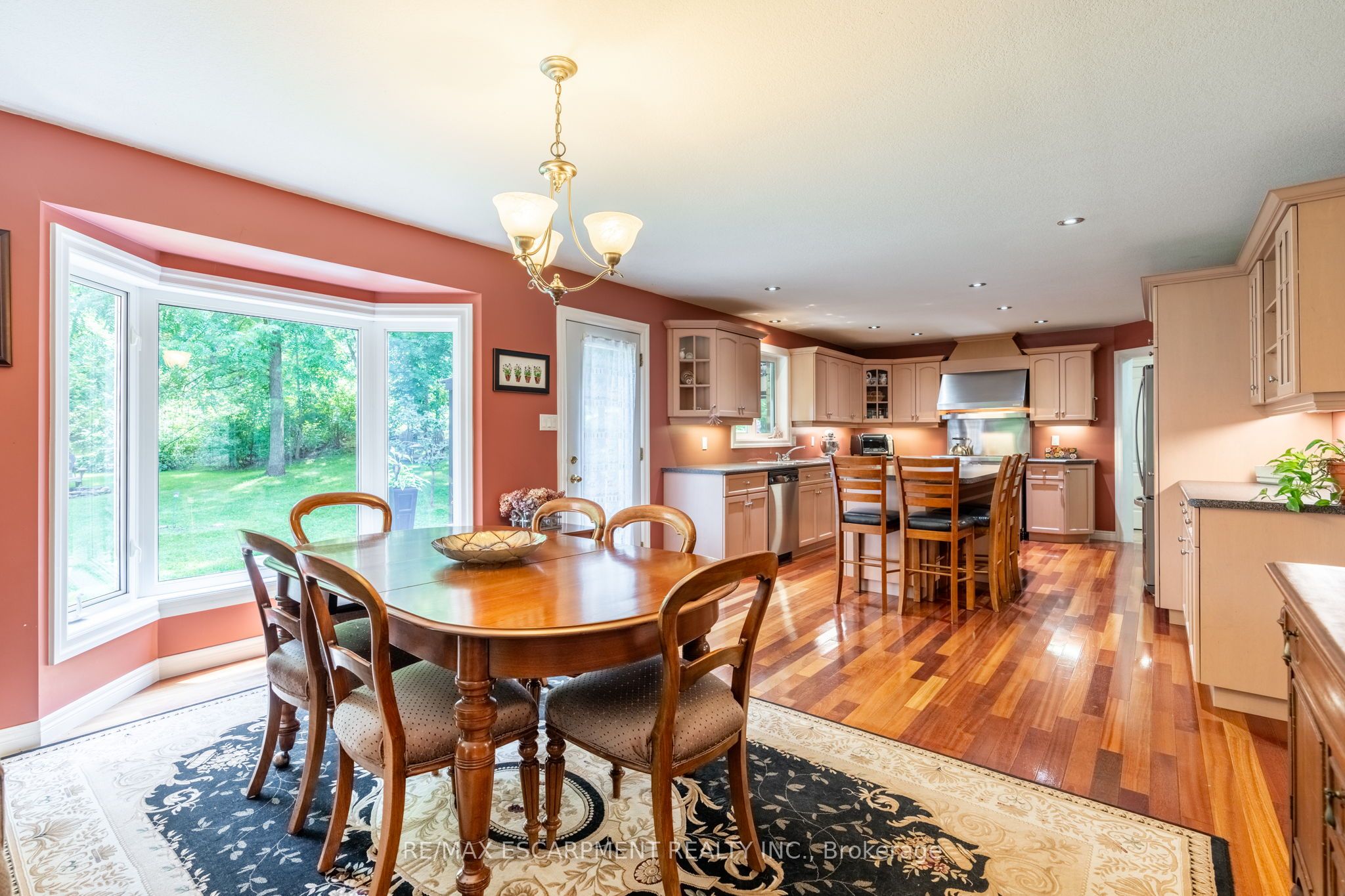 86 Ridge Road E