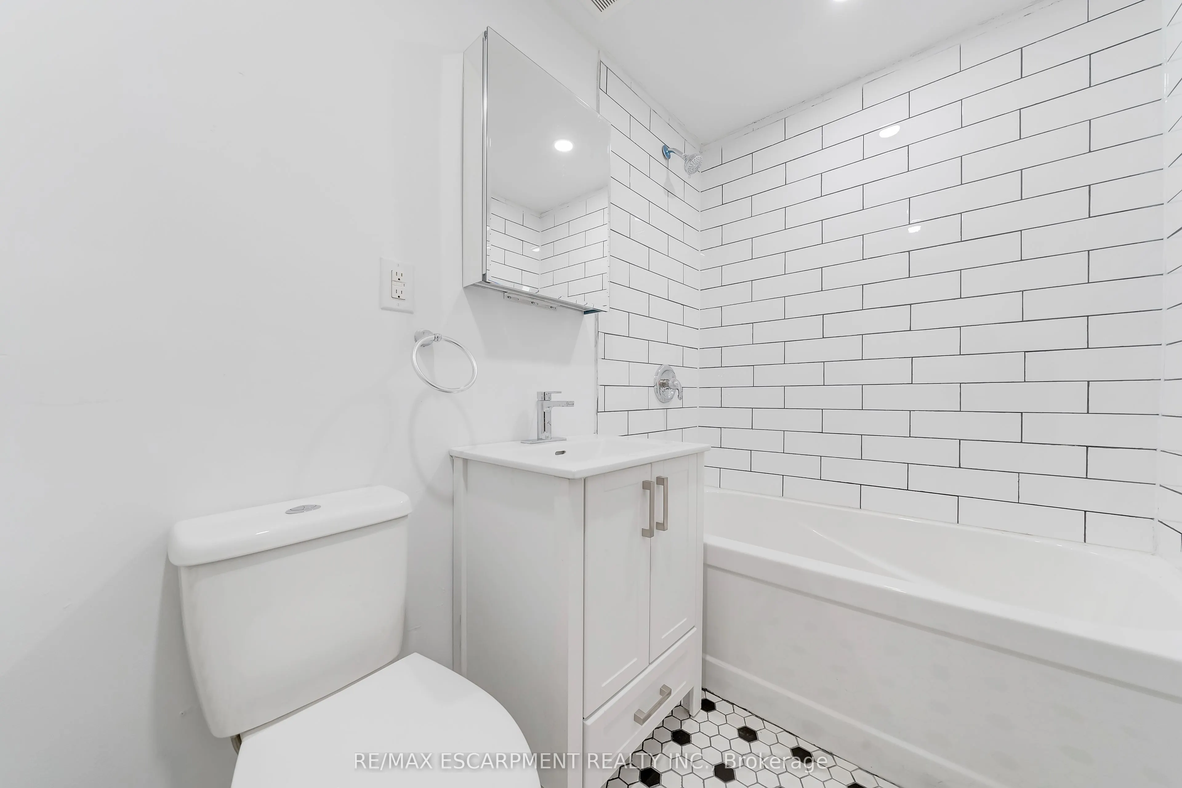 312 Aberdeen Avenue #1