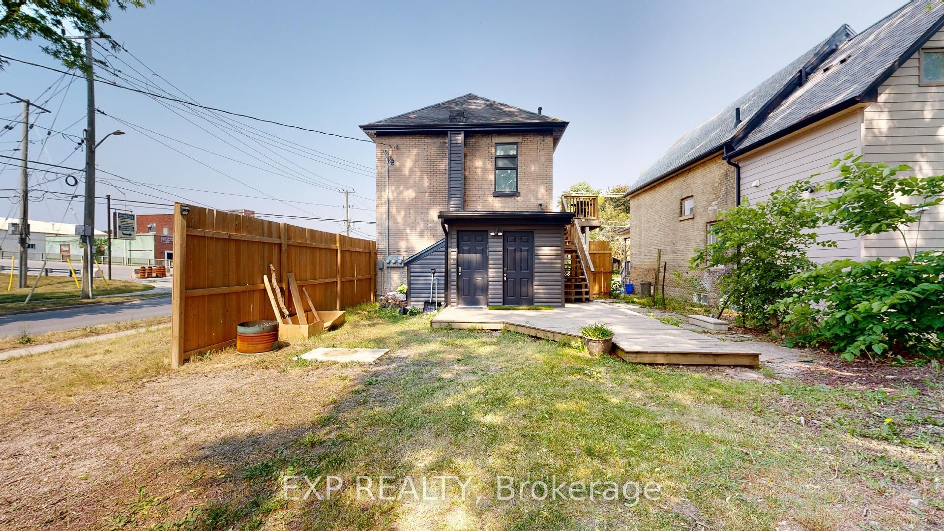 553 Quebec Street
