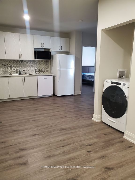 307 King Street E #206