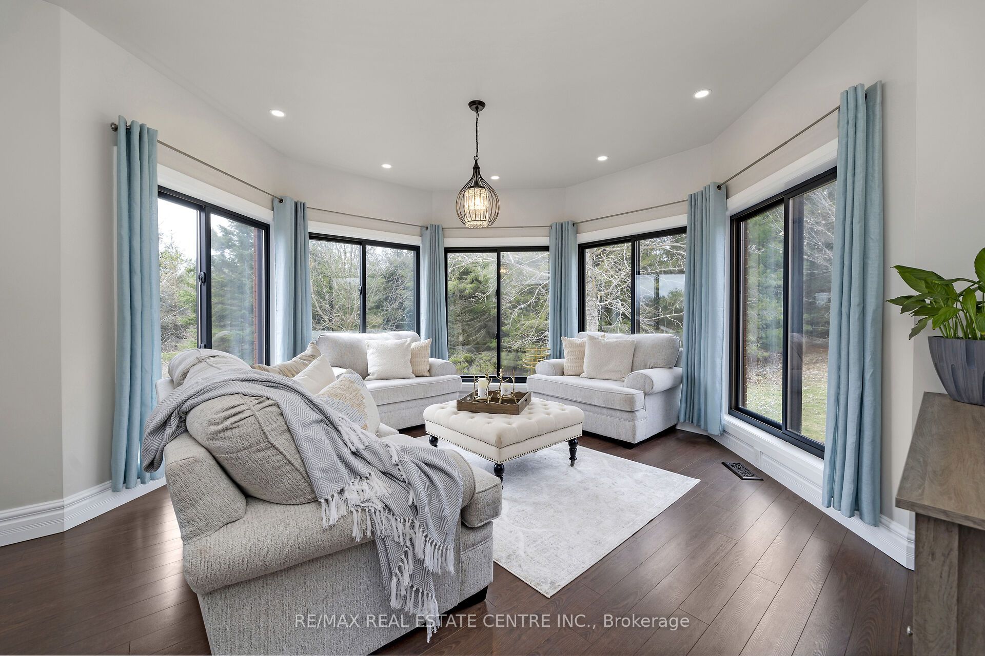 9343 Wellington 22 Road
