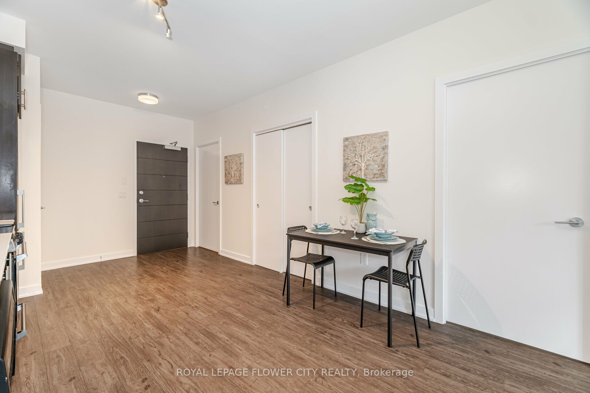212 King William Street, #604