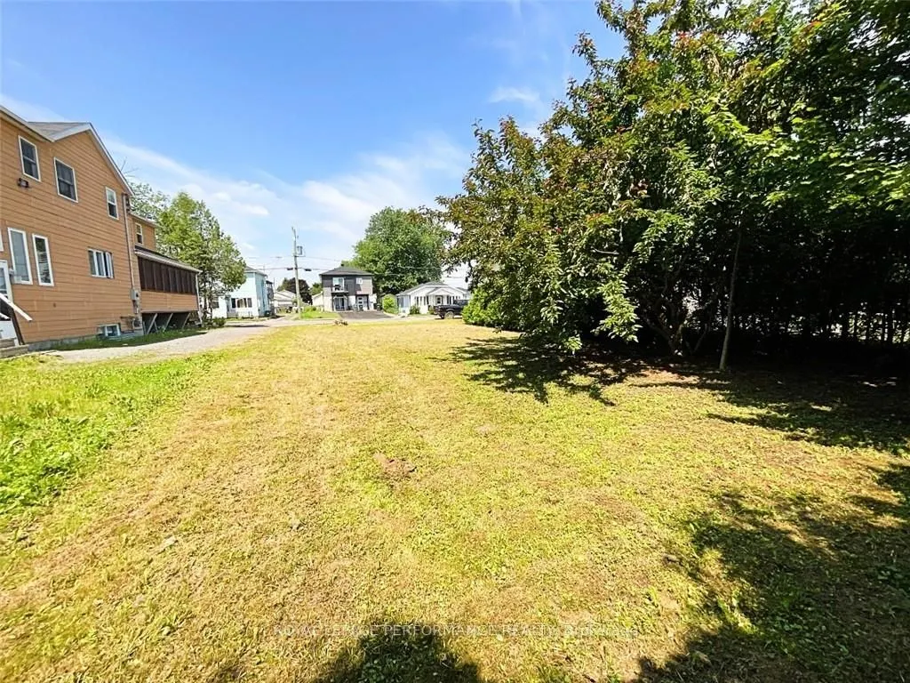 NA KITCHENER Street