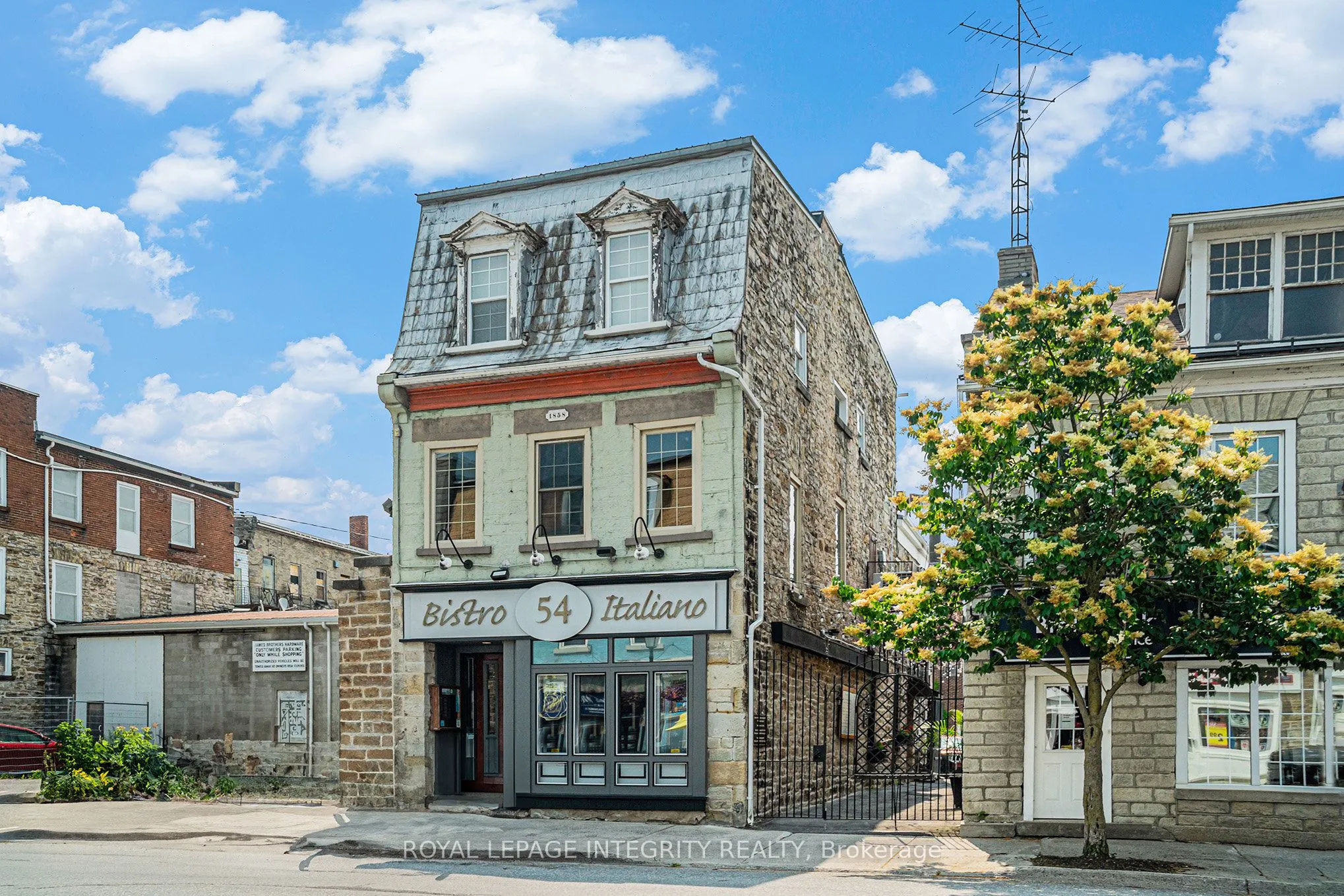 54 FOSTER Street
