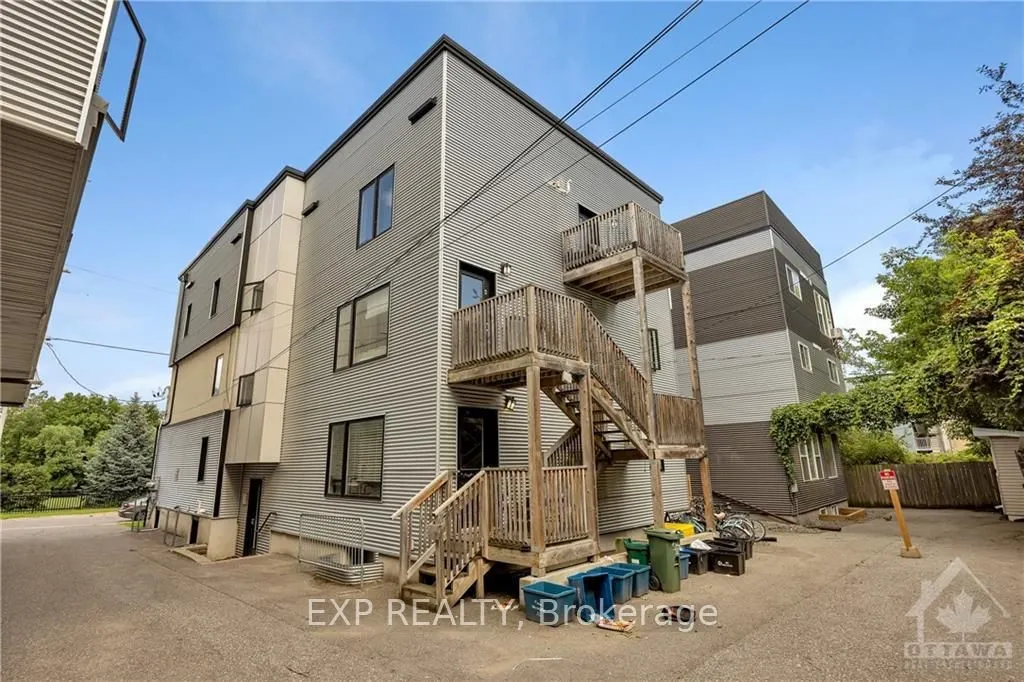460 NELSON Street