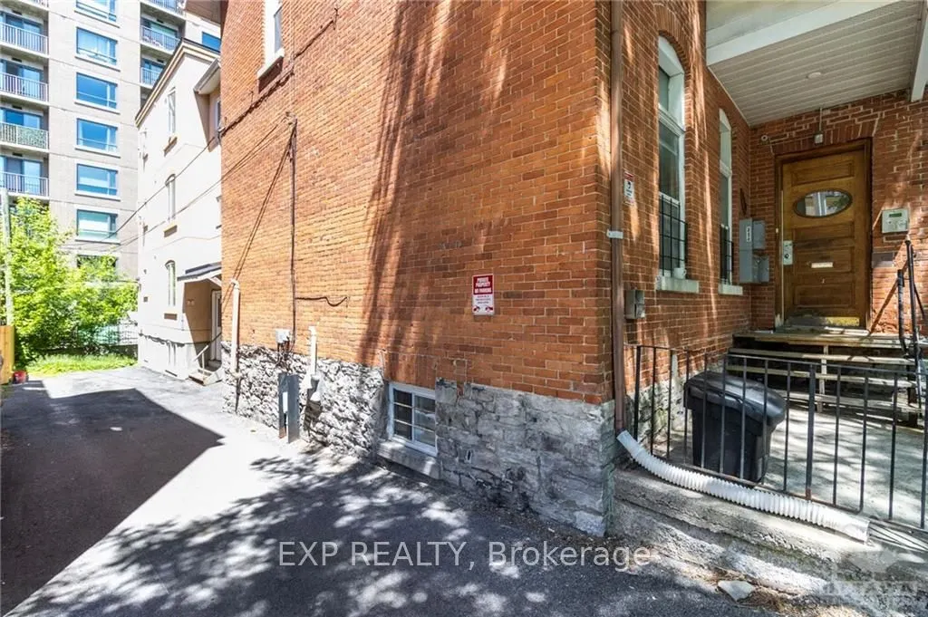 119 DALY Avenue