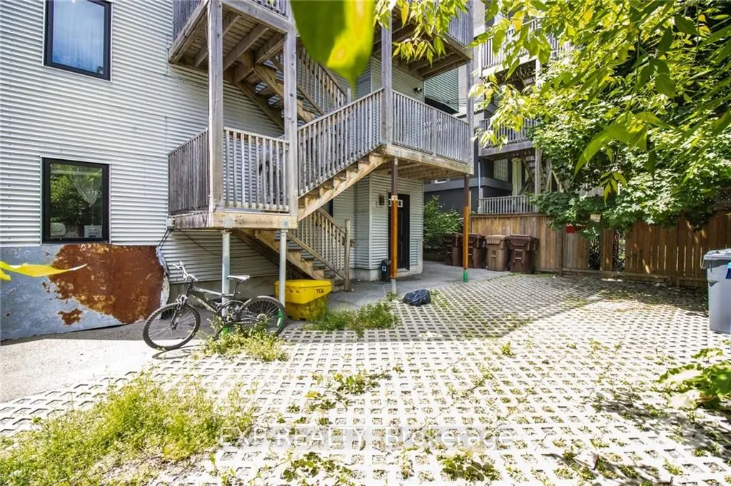 185 HENDERSON Avenue