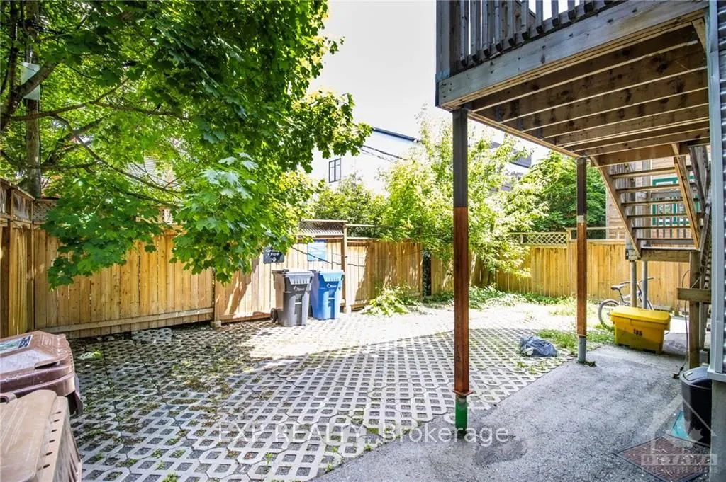185 HENDERSON Avenue