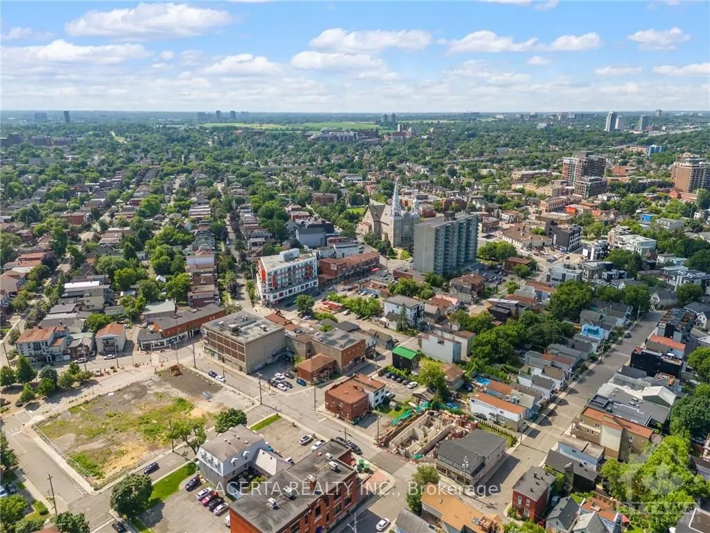 1008 WELLINGTON Street W