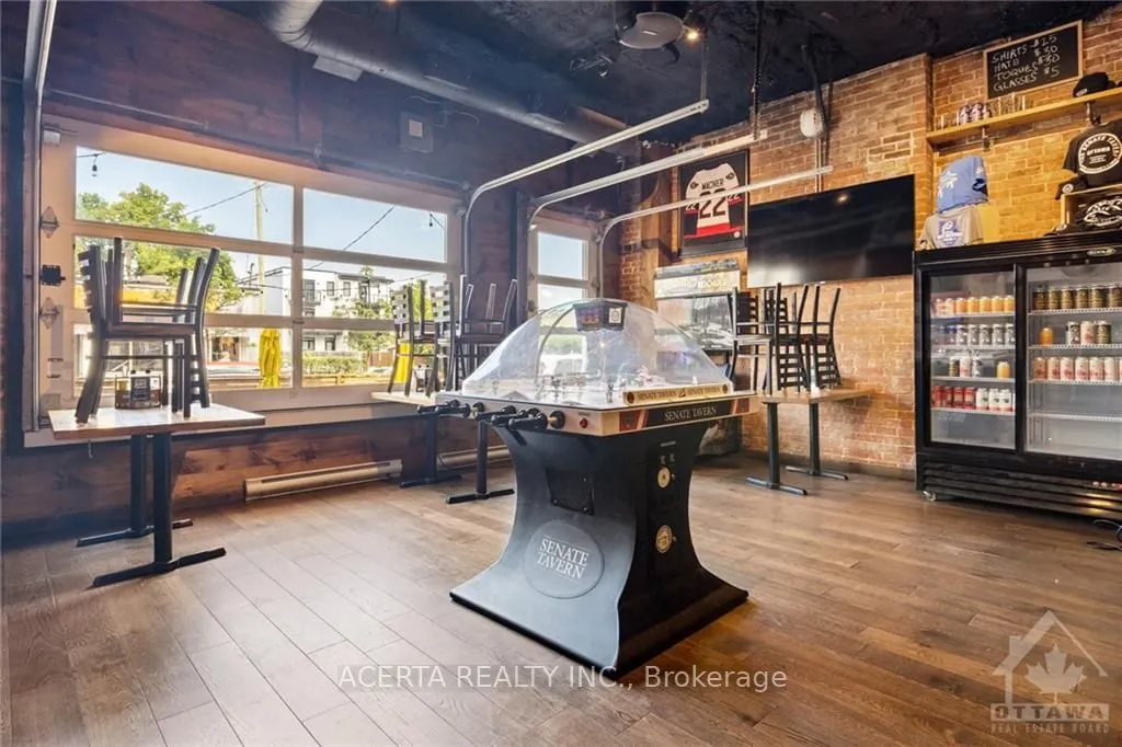 1008 WELLINGTON Street W