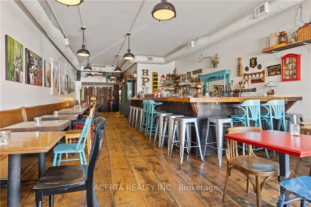 1008 WELLINGTON Street W