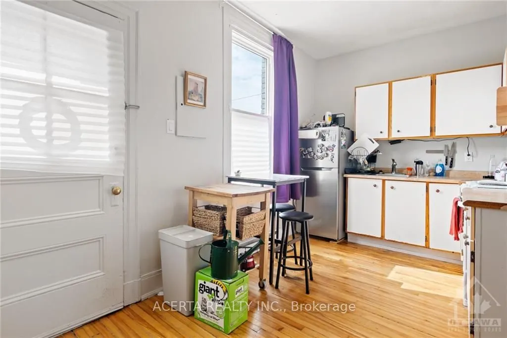 1008 WELLINGTON Street W