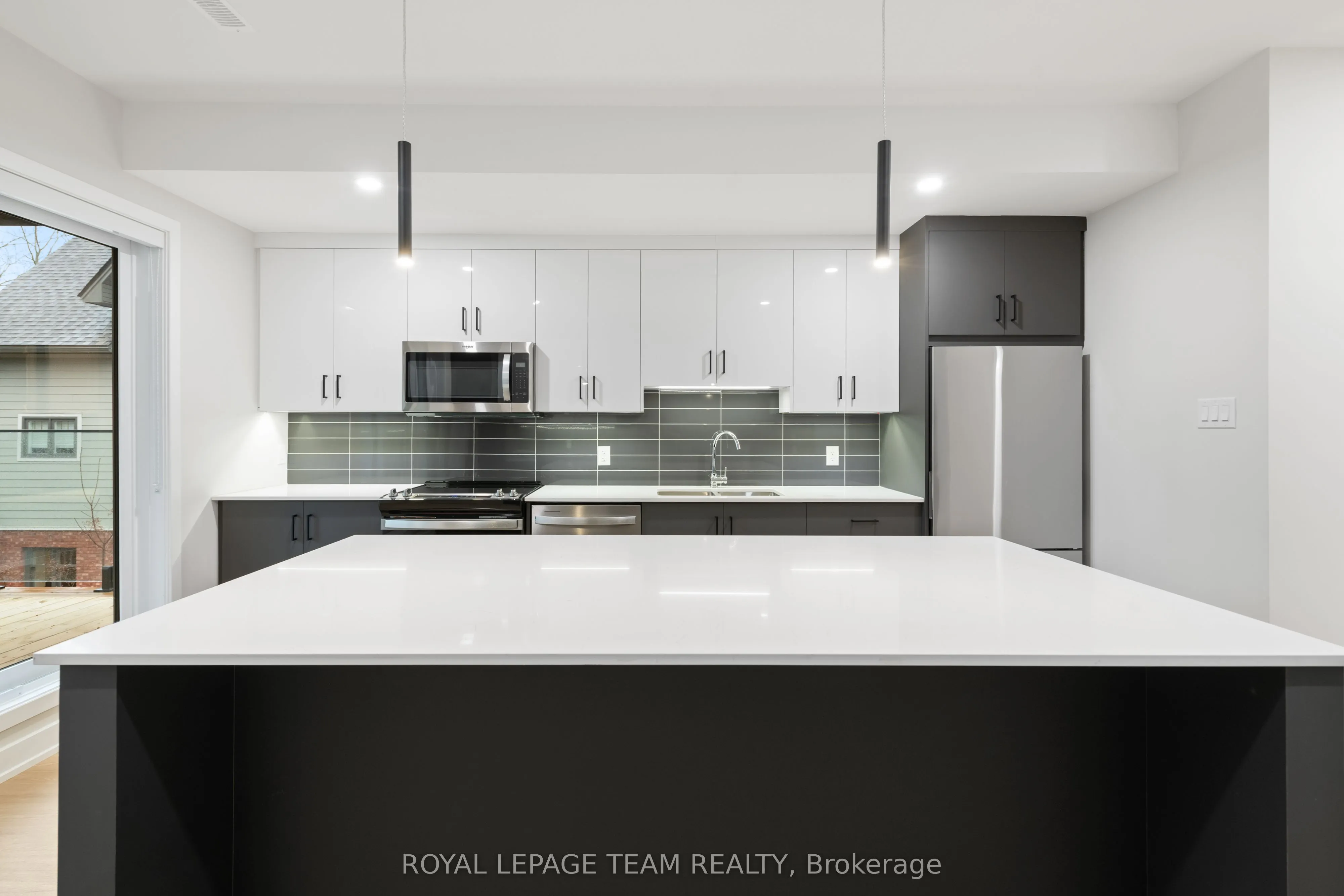 49 GROSVENOR Avenue #3