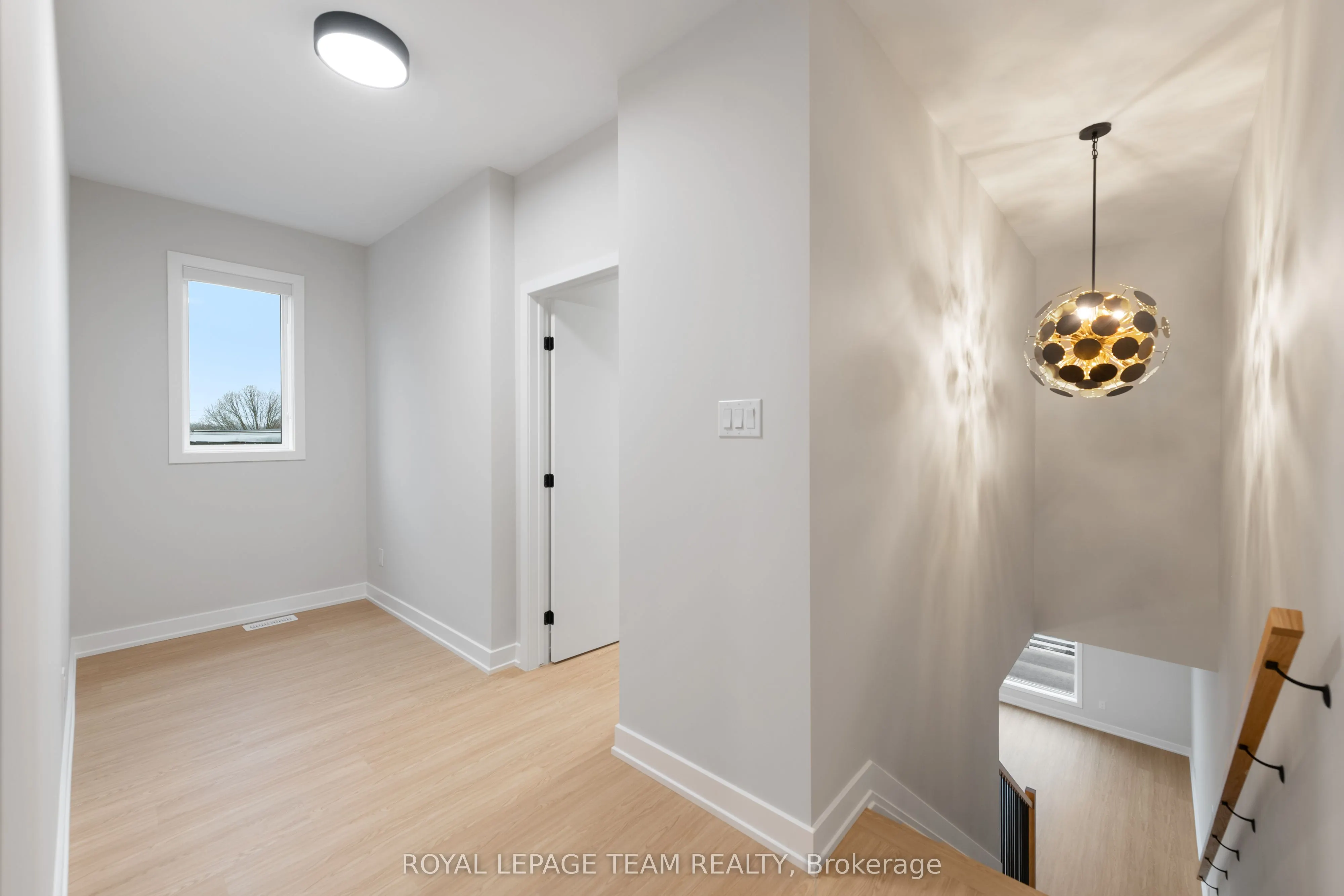 49 GROSVENOR Avenue #3