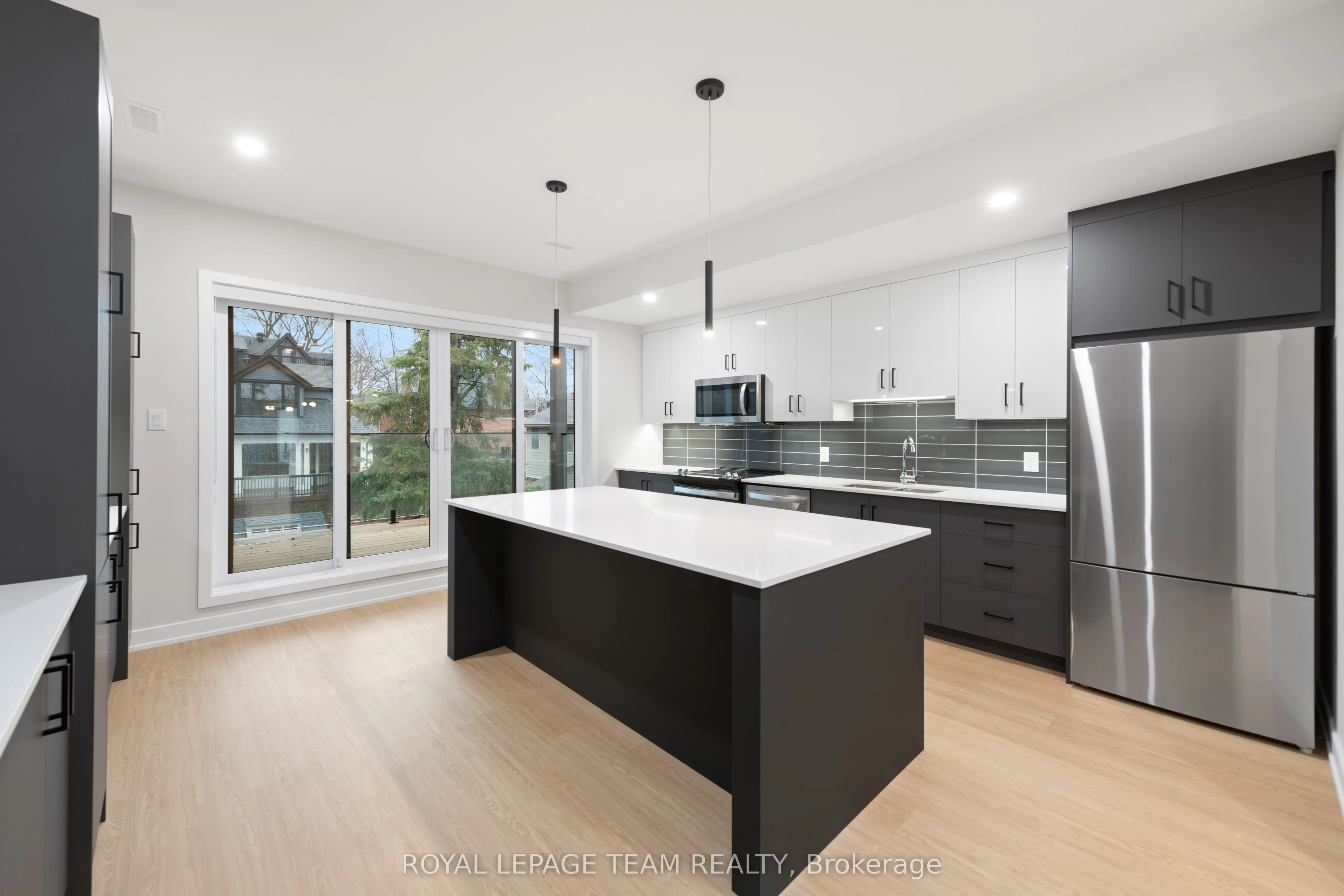49 GROSVENOR Avenue #3