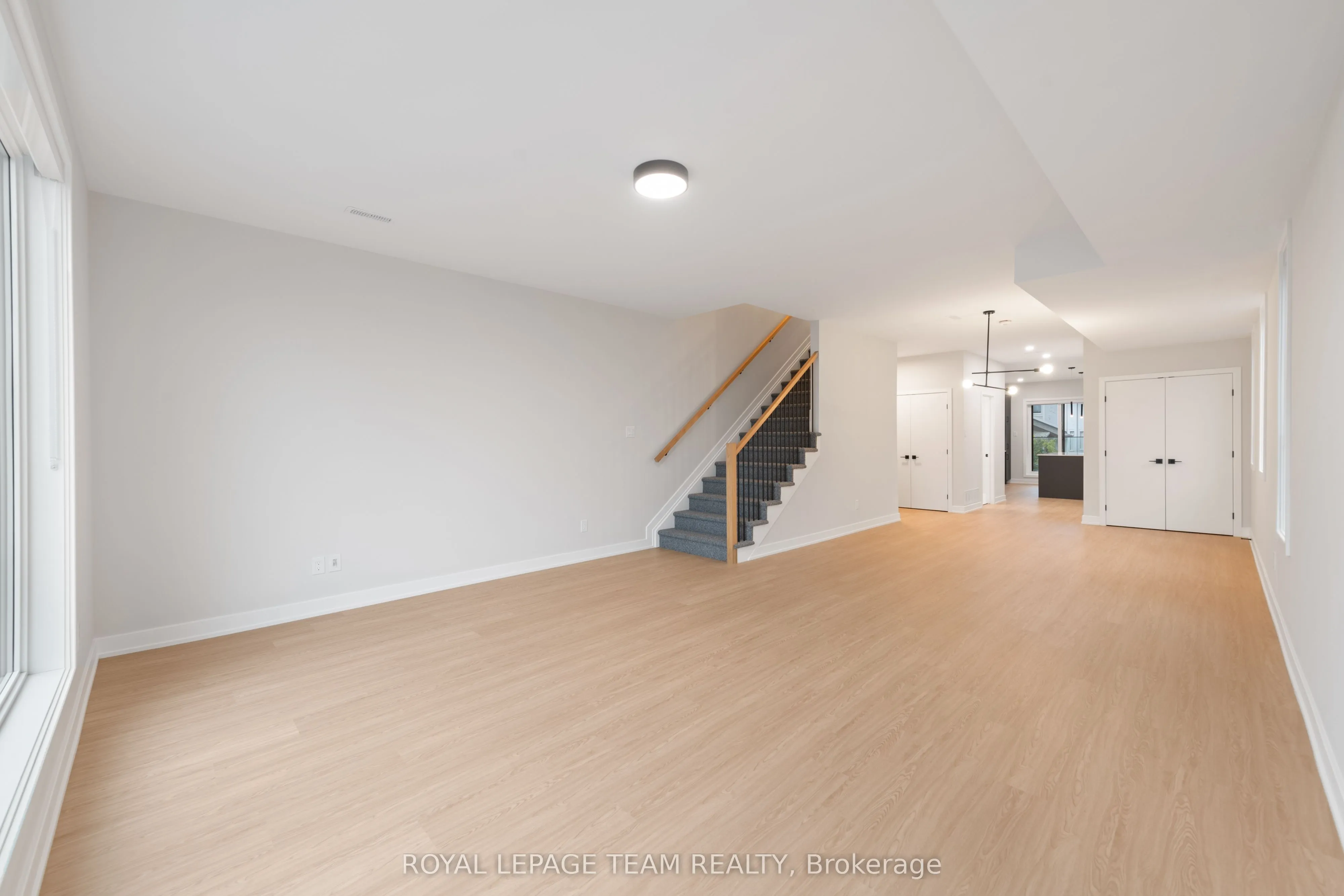 49 GROSVENOR Avenue #3