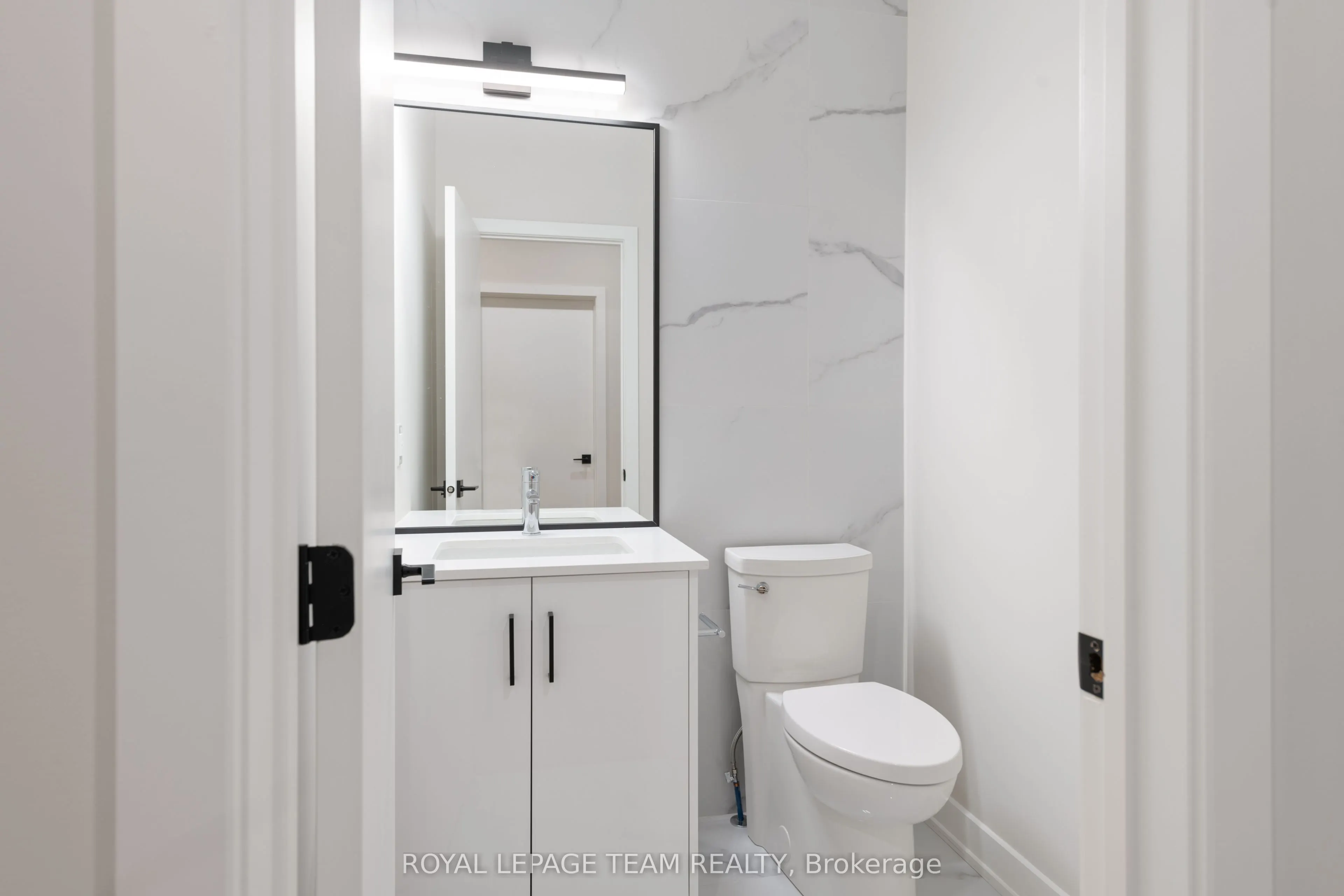 49 GROSVENOR Avenue #3