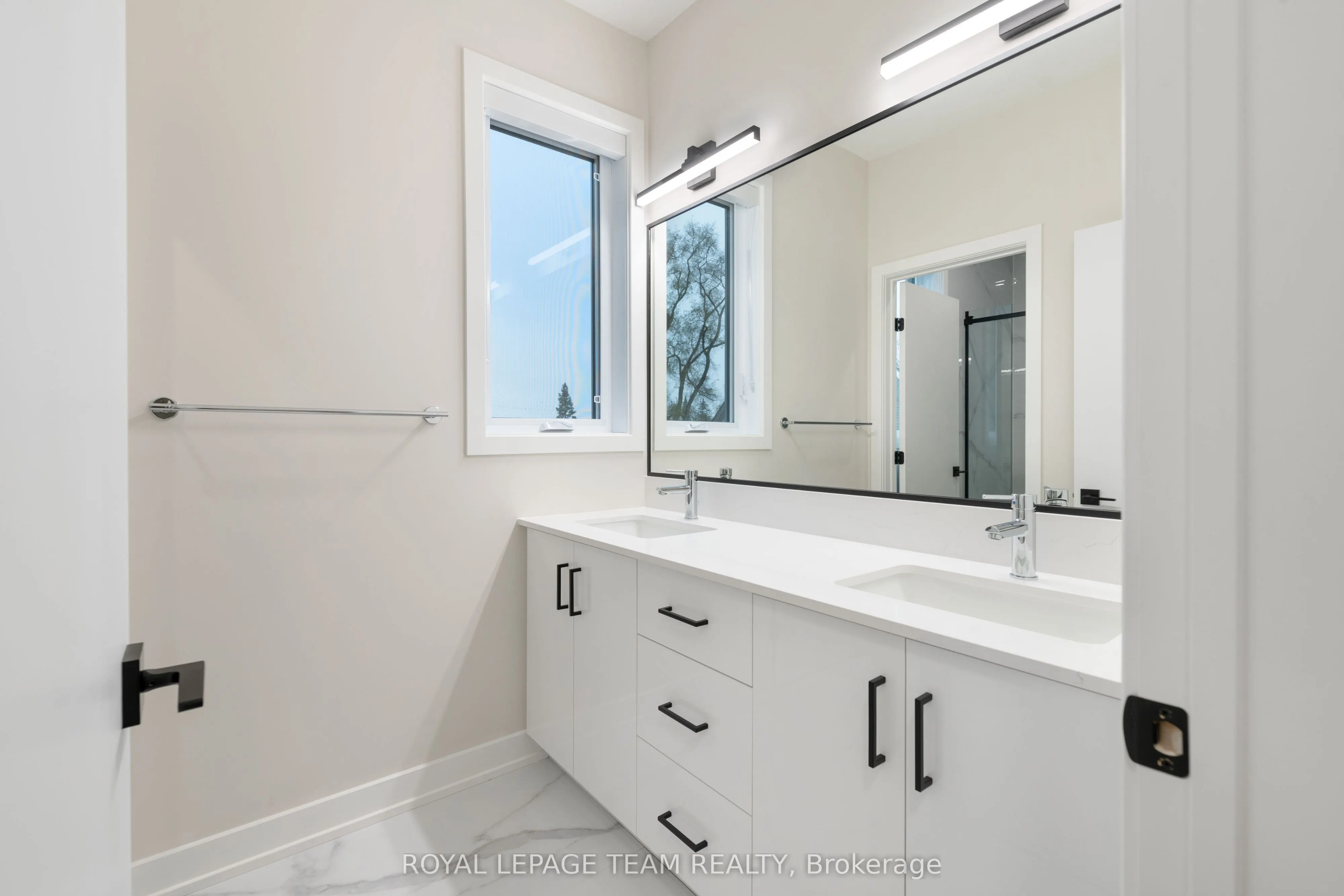 49 GROSVENOR Avenue #3