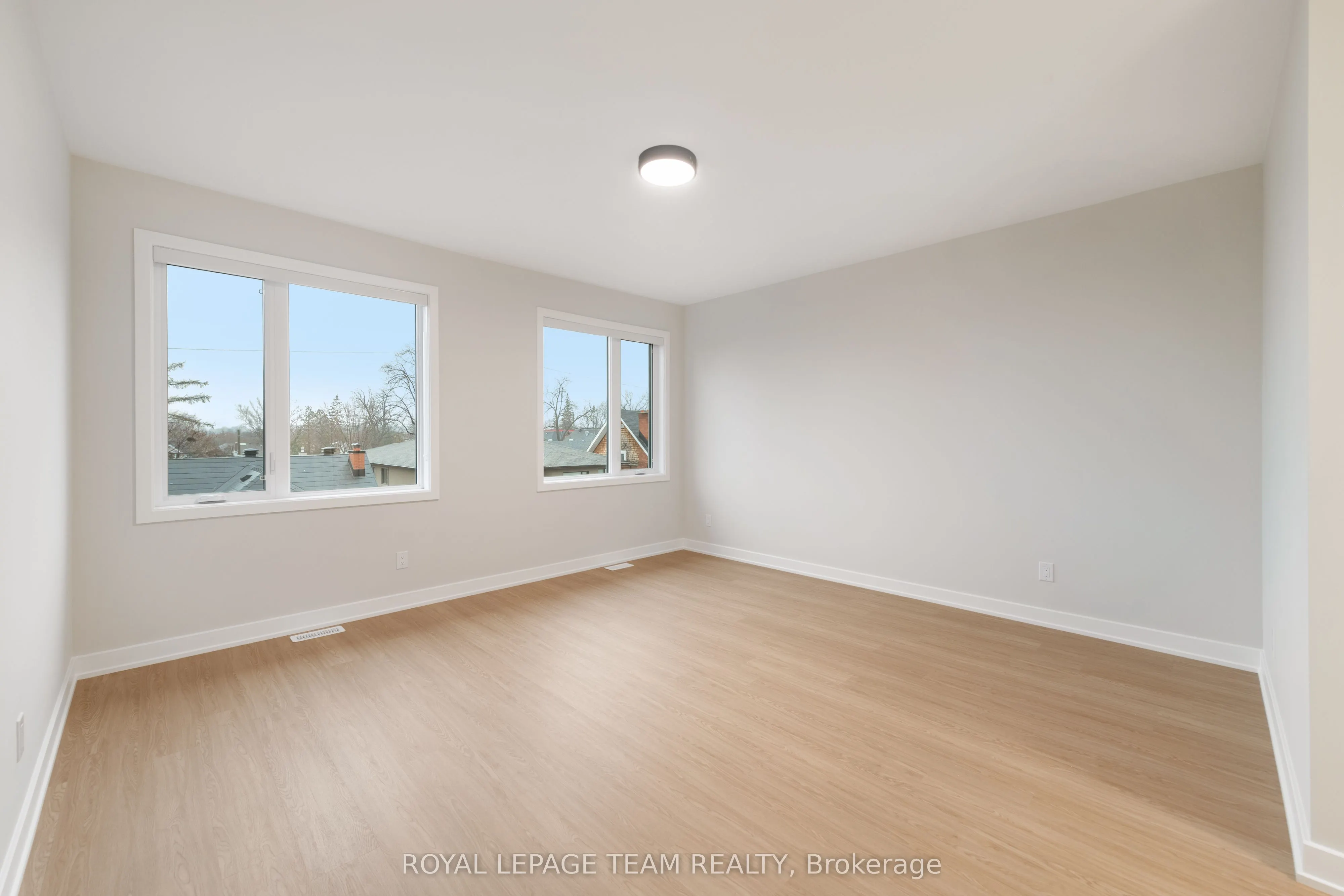 49 GROSVENOR Avenue #3
