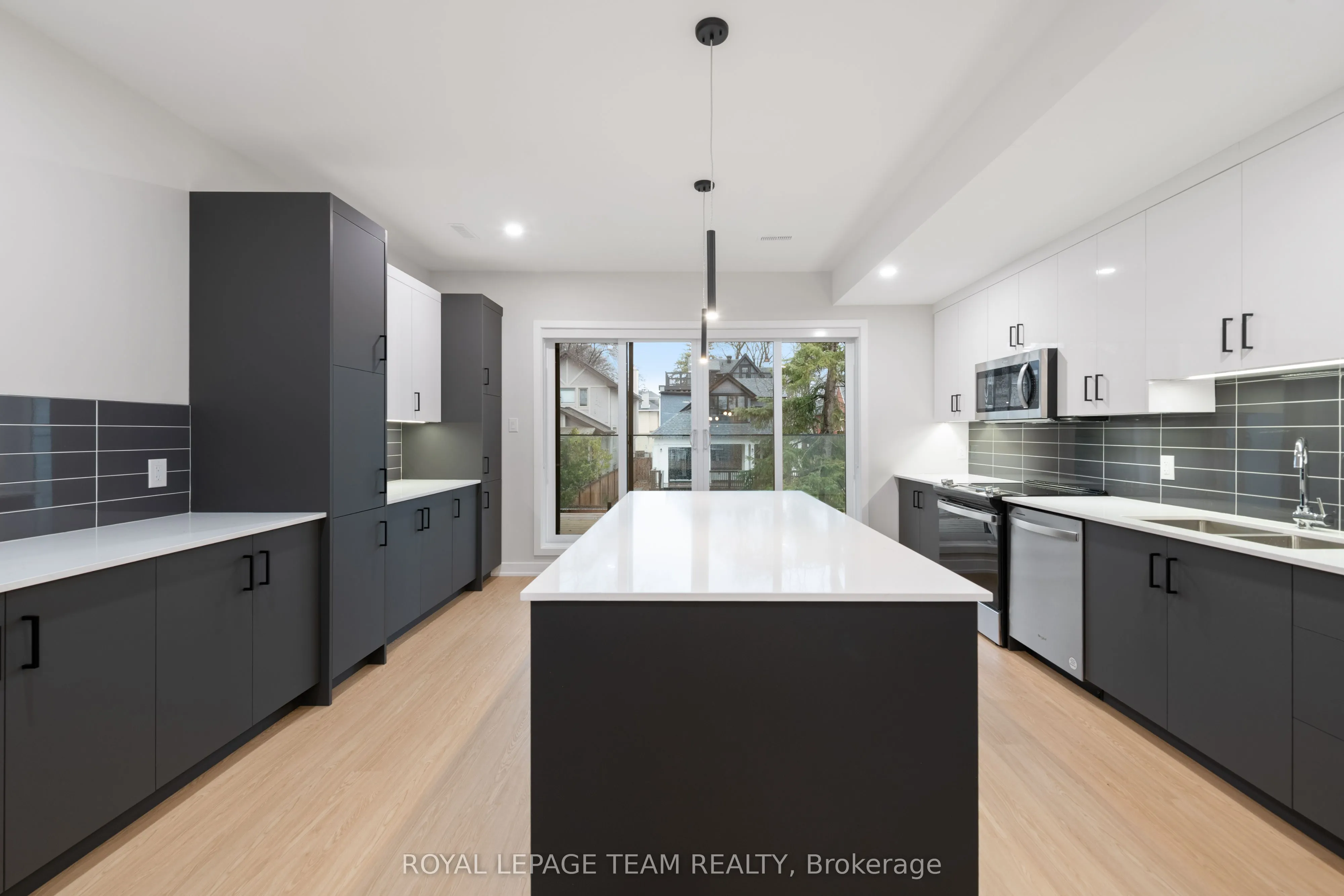 49 GROSVENOR Avenue #3
