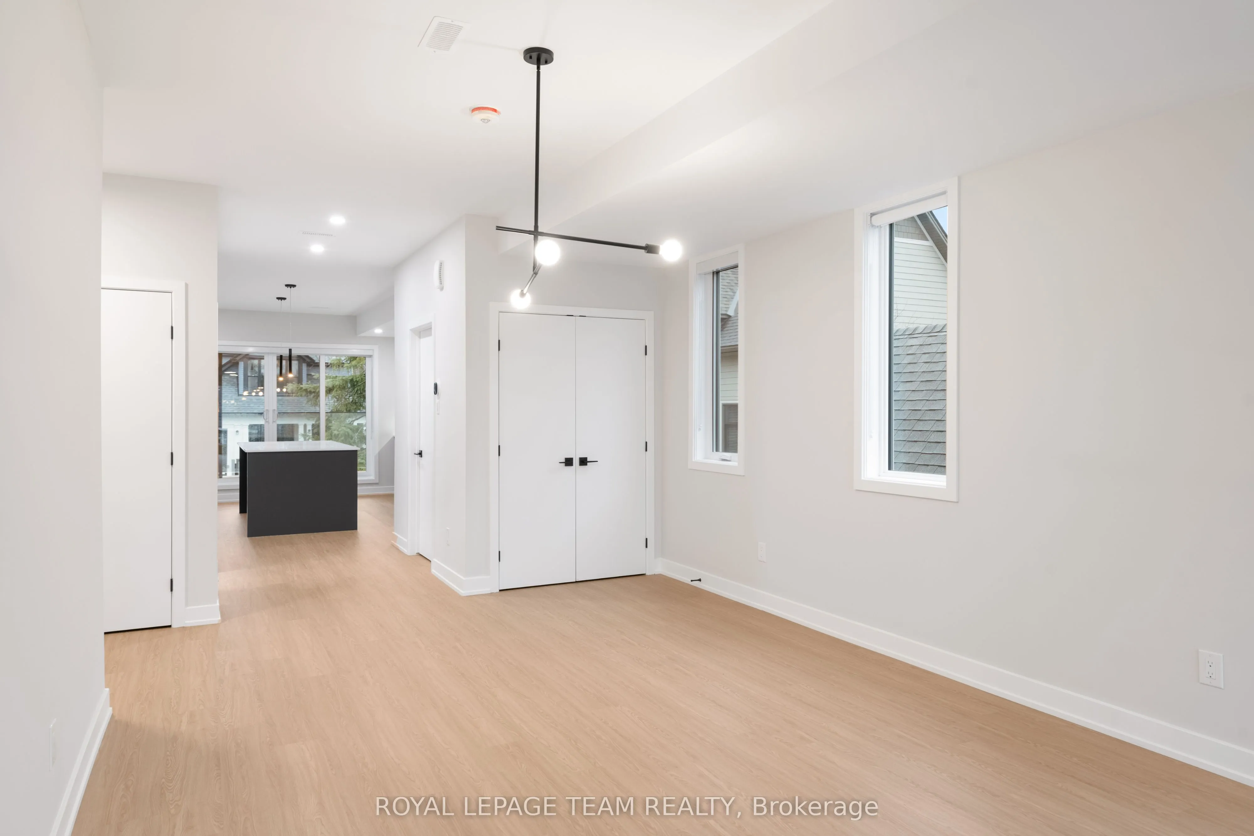 49 GROSVENOR Avenue #3