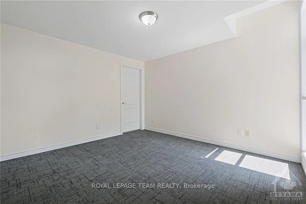 6 GROVE Avenue #305